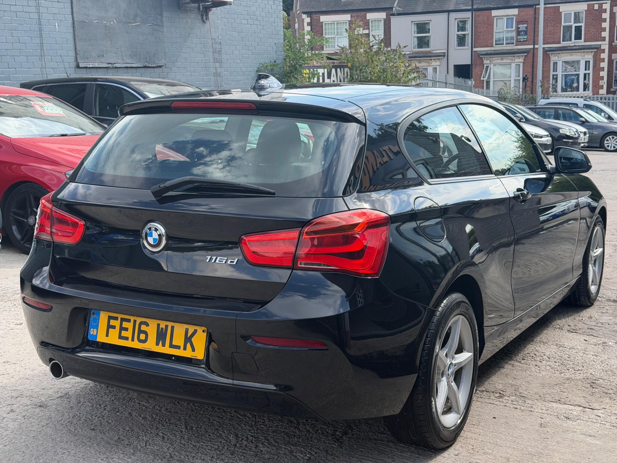 BMW 1 Series view 4
