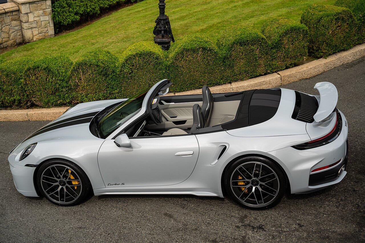 Porsche 911 view 99