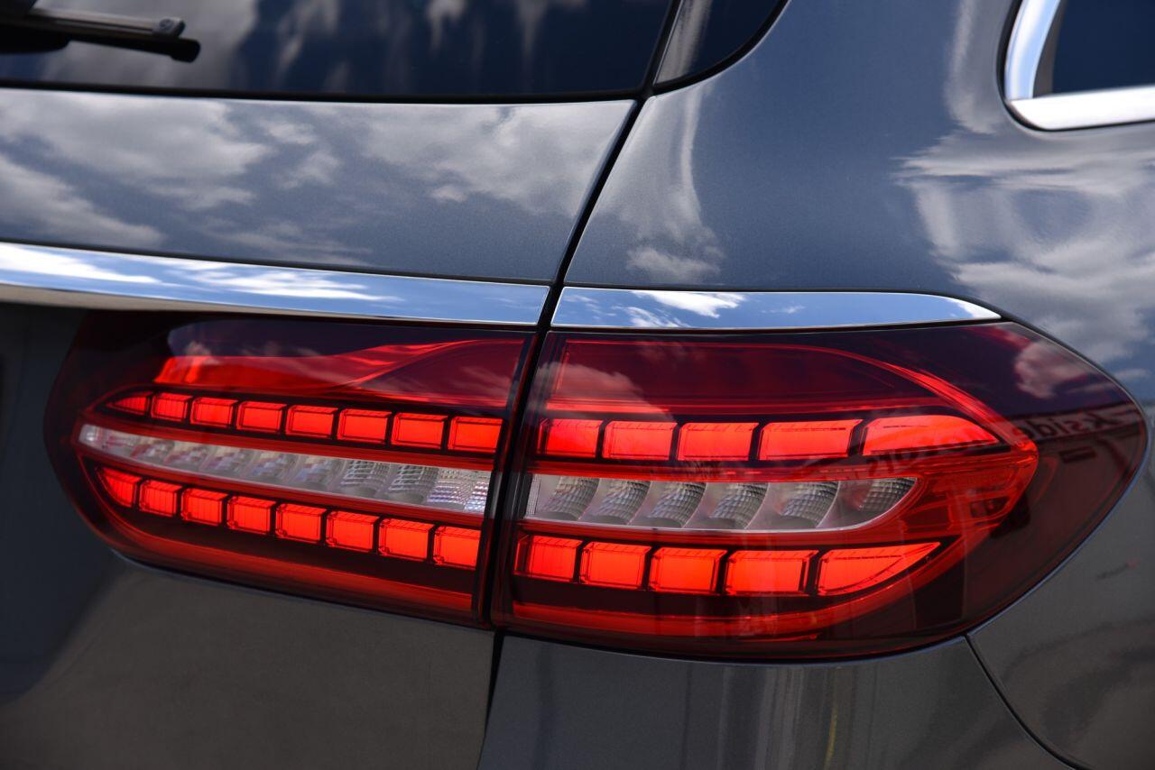 Mercedes-Benz E Class view 18