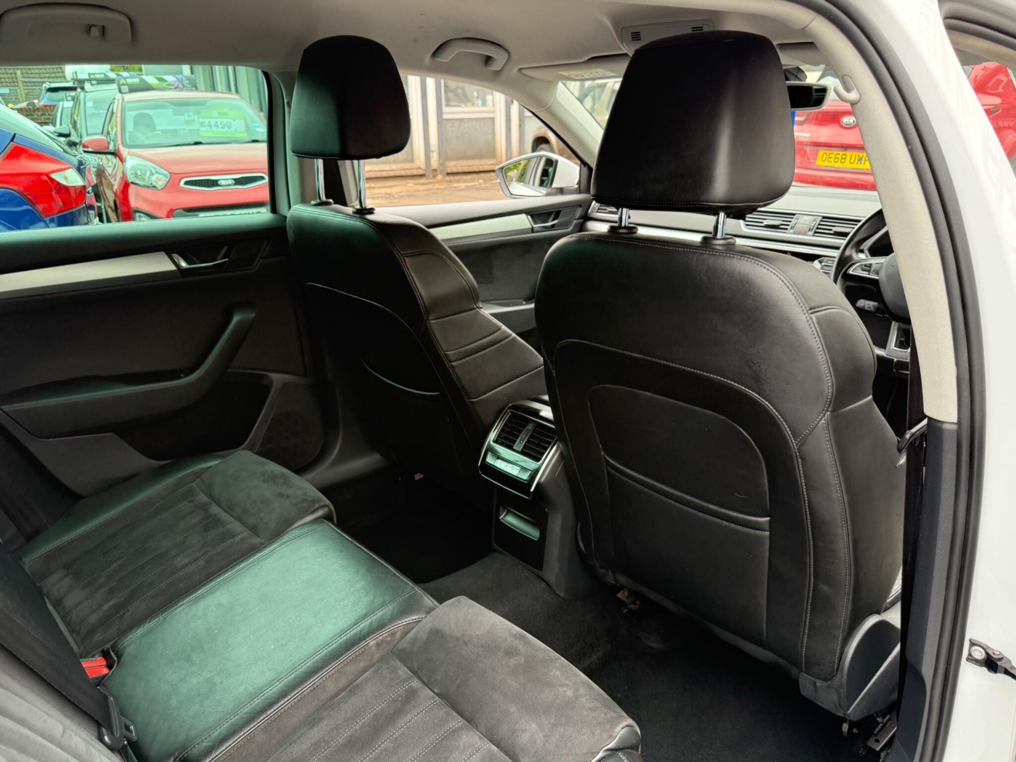 Skoda Superb - Image 37