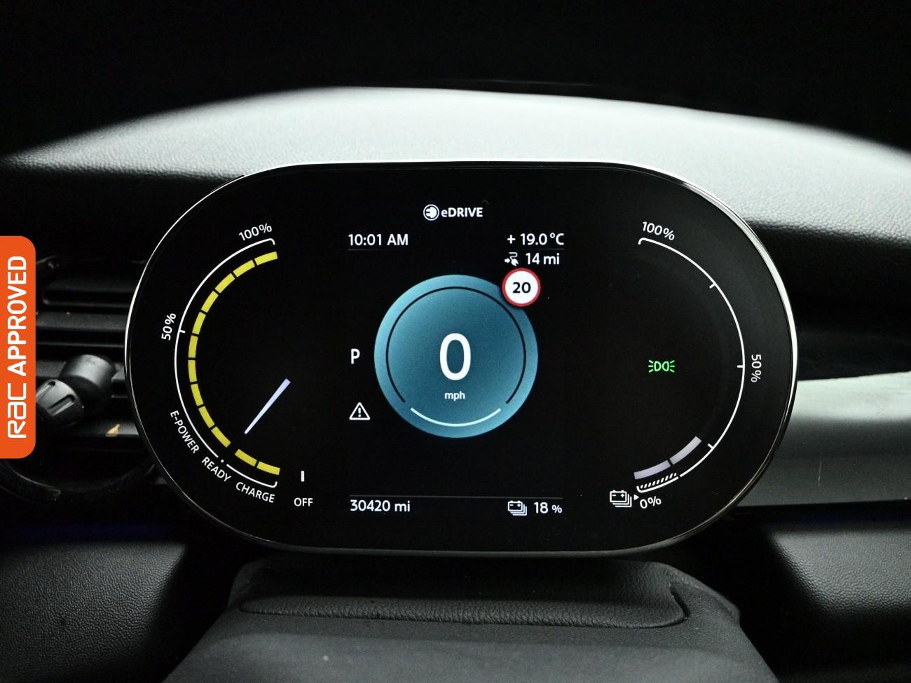 Mini Hatch view 12