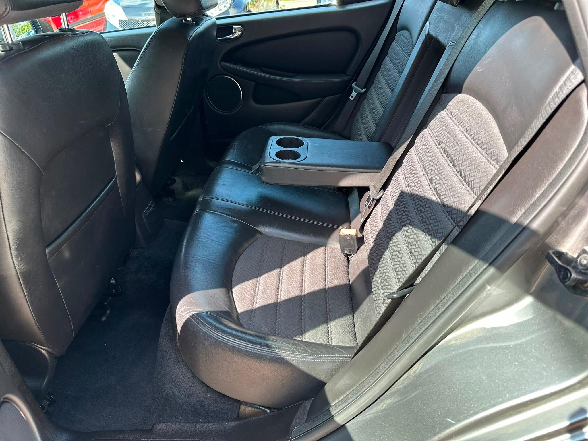 Jaguar X-Type view 35