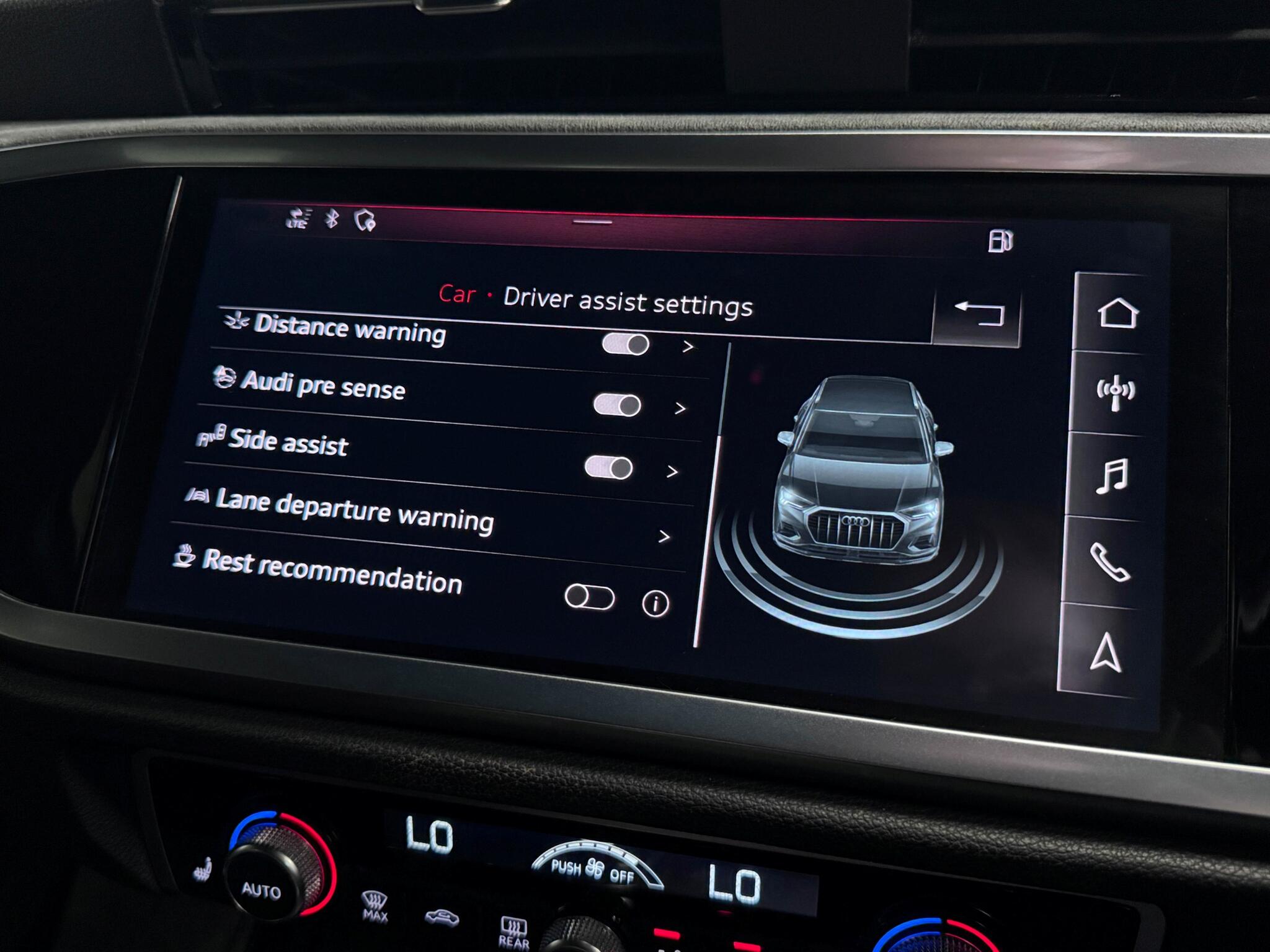 Audi Q3 view 48