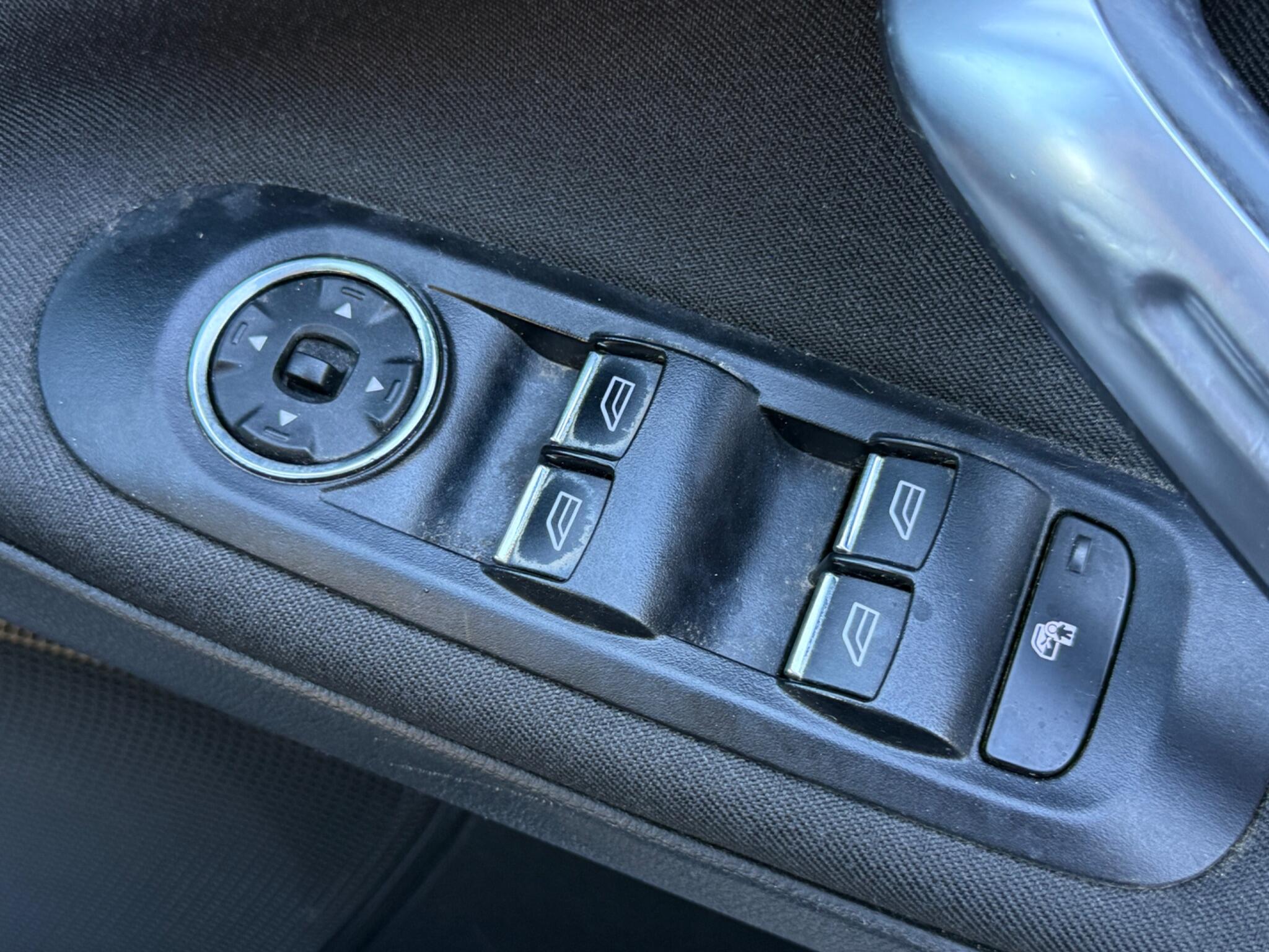 Ford S-Max - Image 34