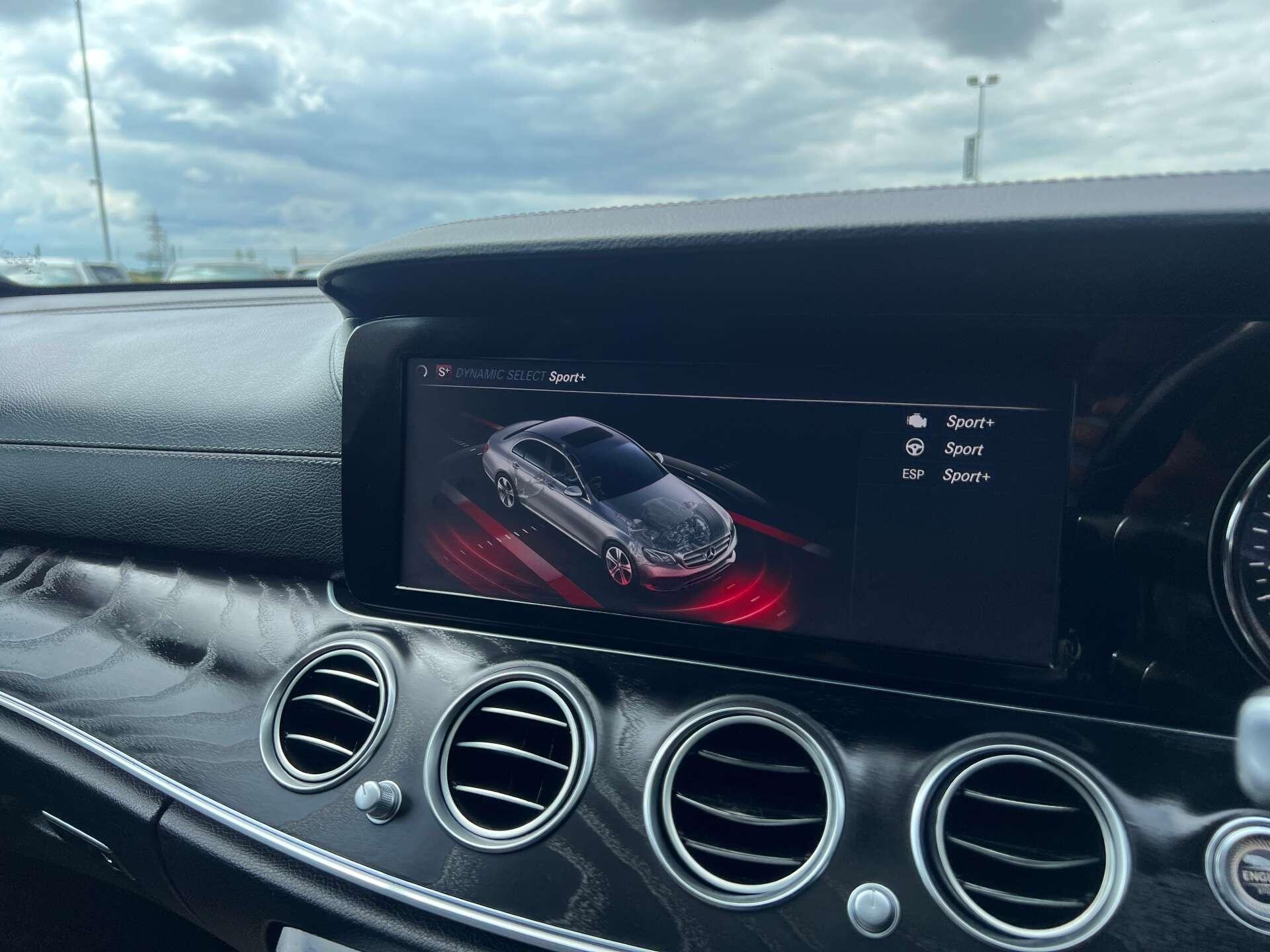 Mercedes-Benz E-Class view 31