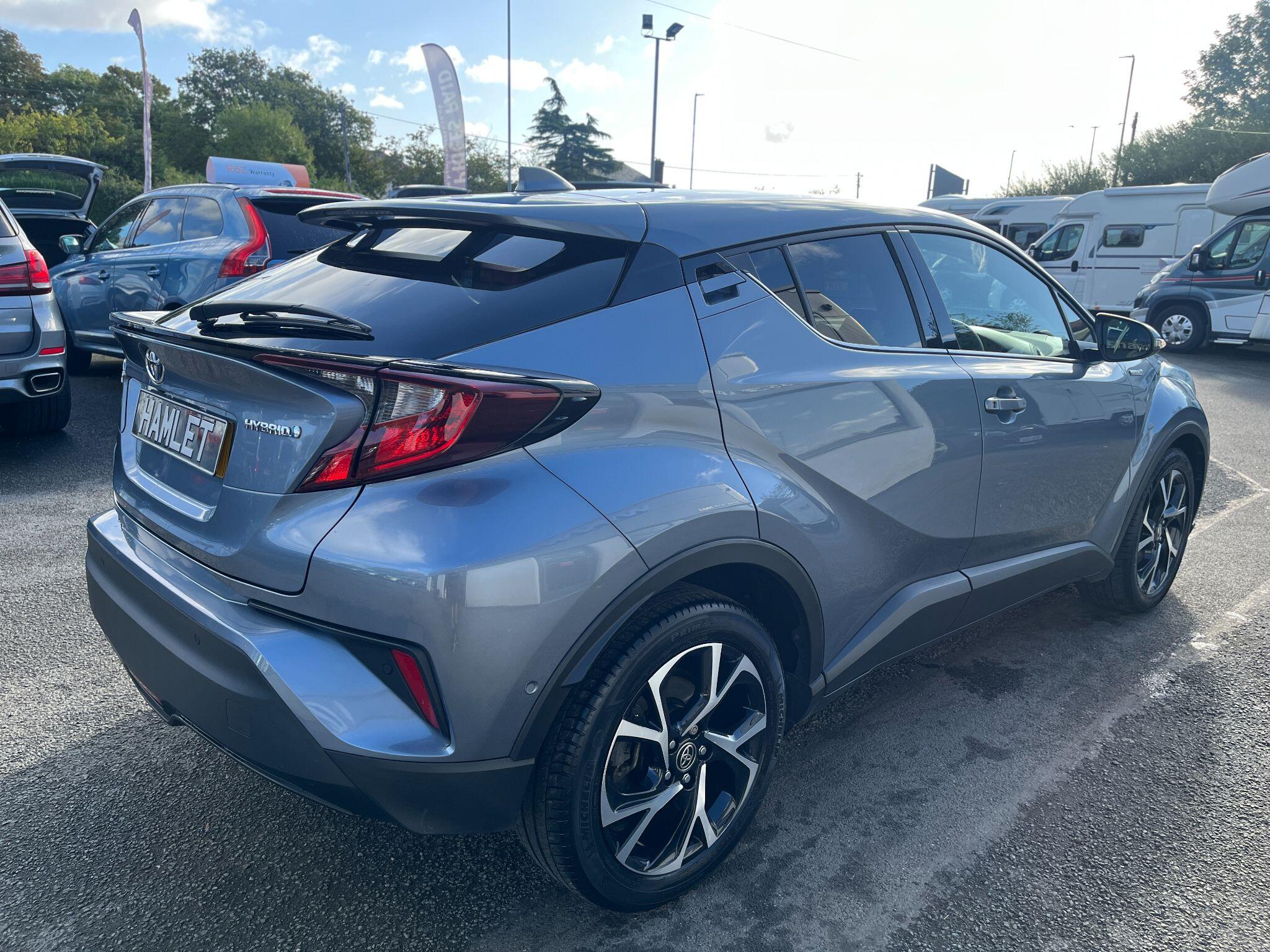 Toyota C-HR view 6