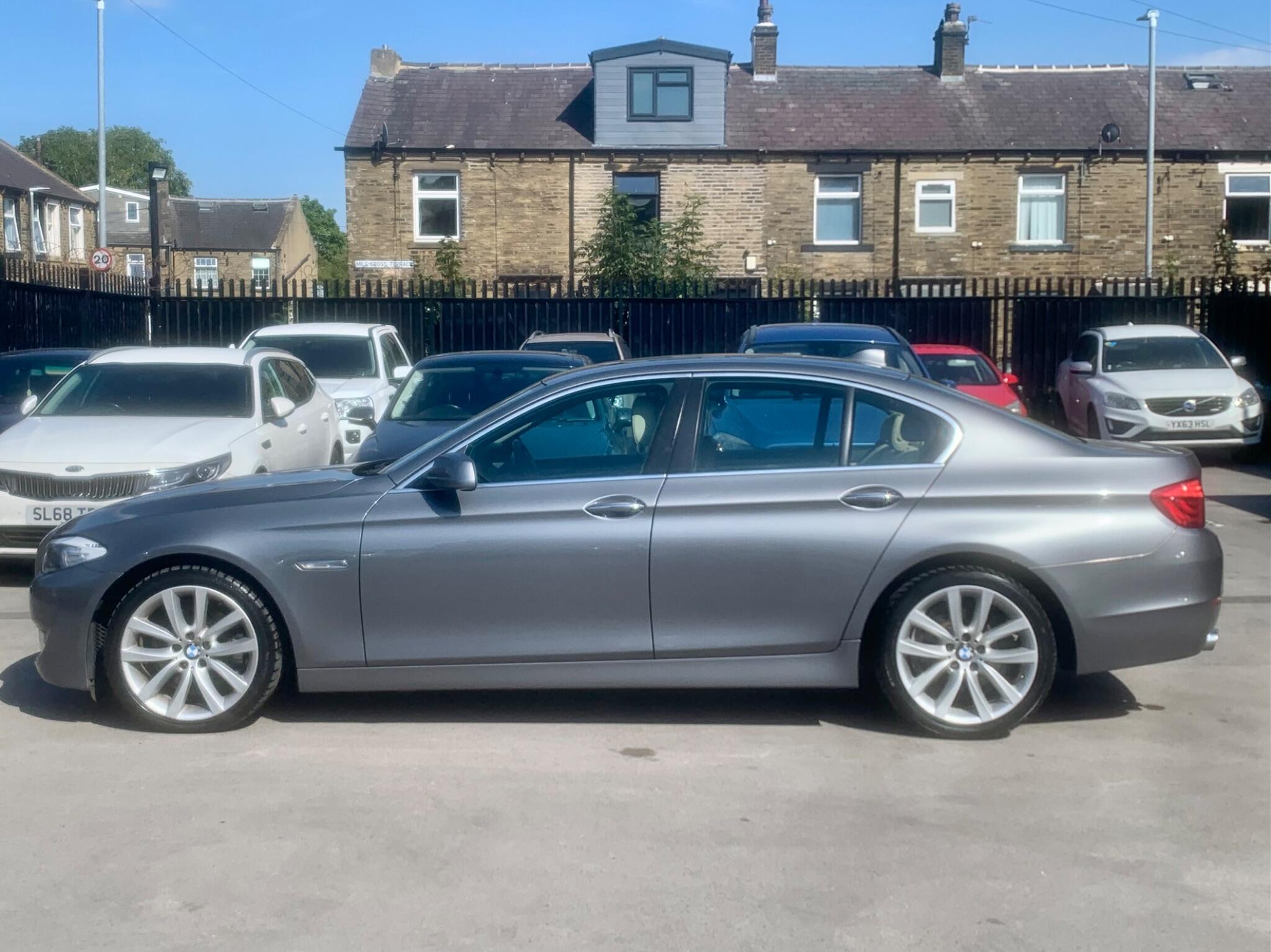 BMW 5 Series view 5