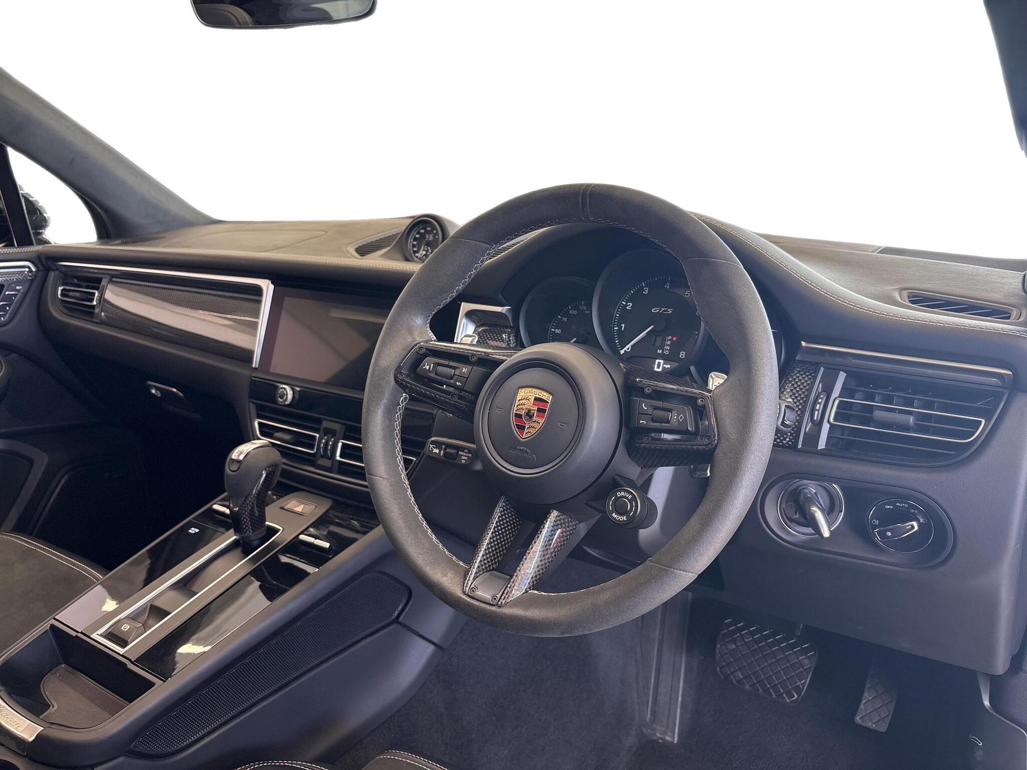 Porsche Macan view 10