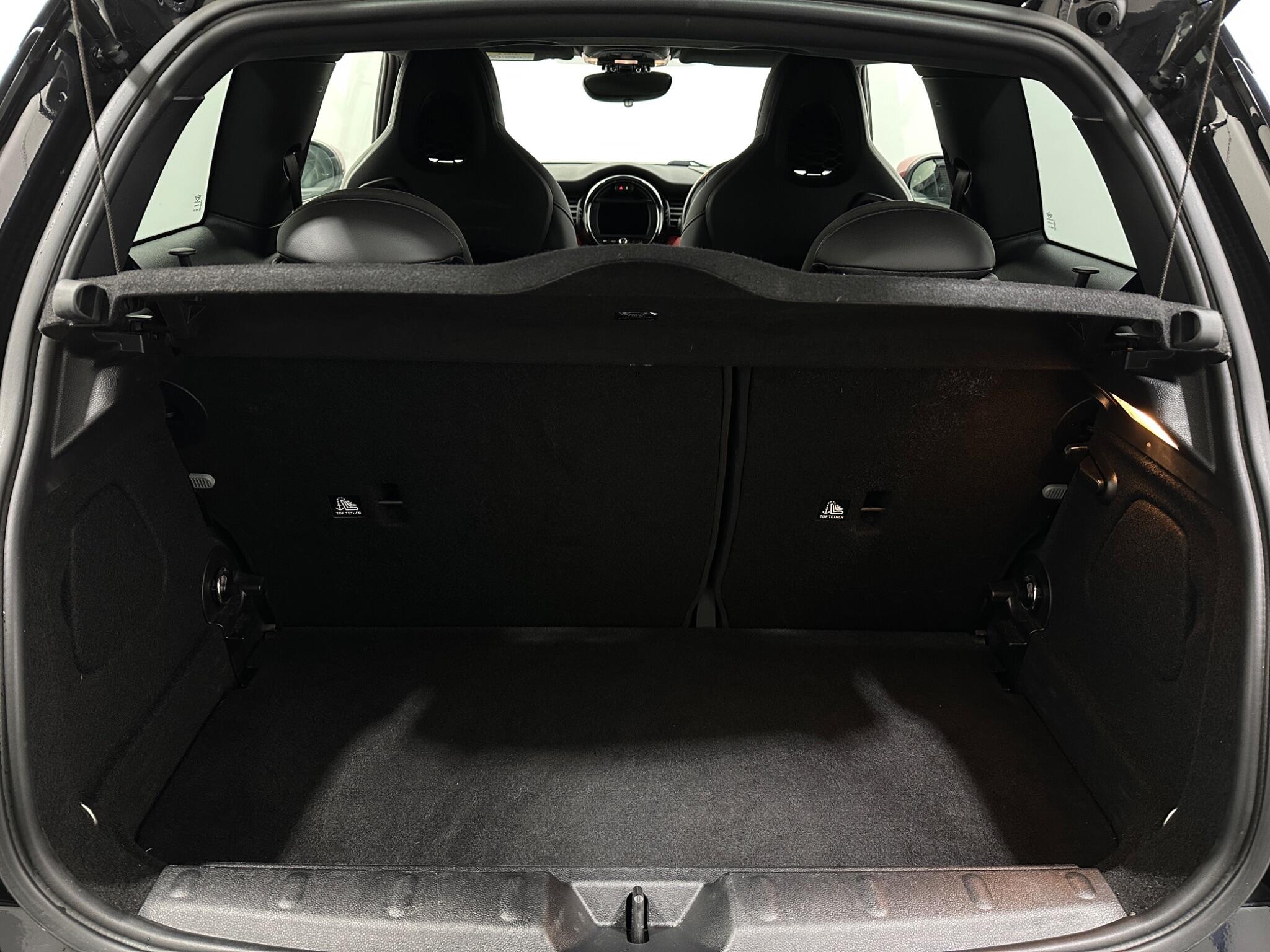 Mini Hatch view 44