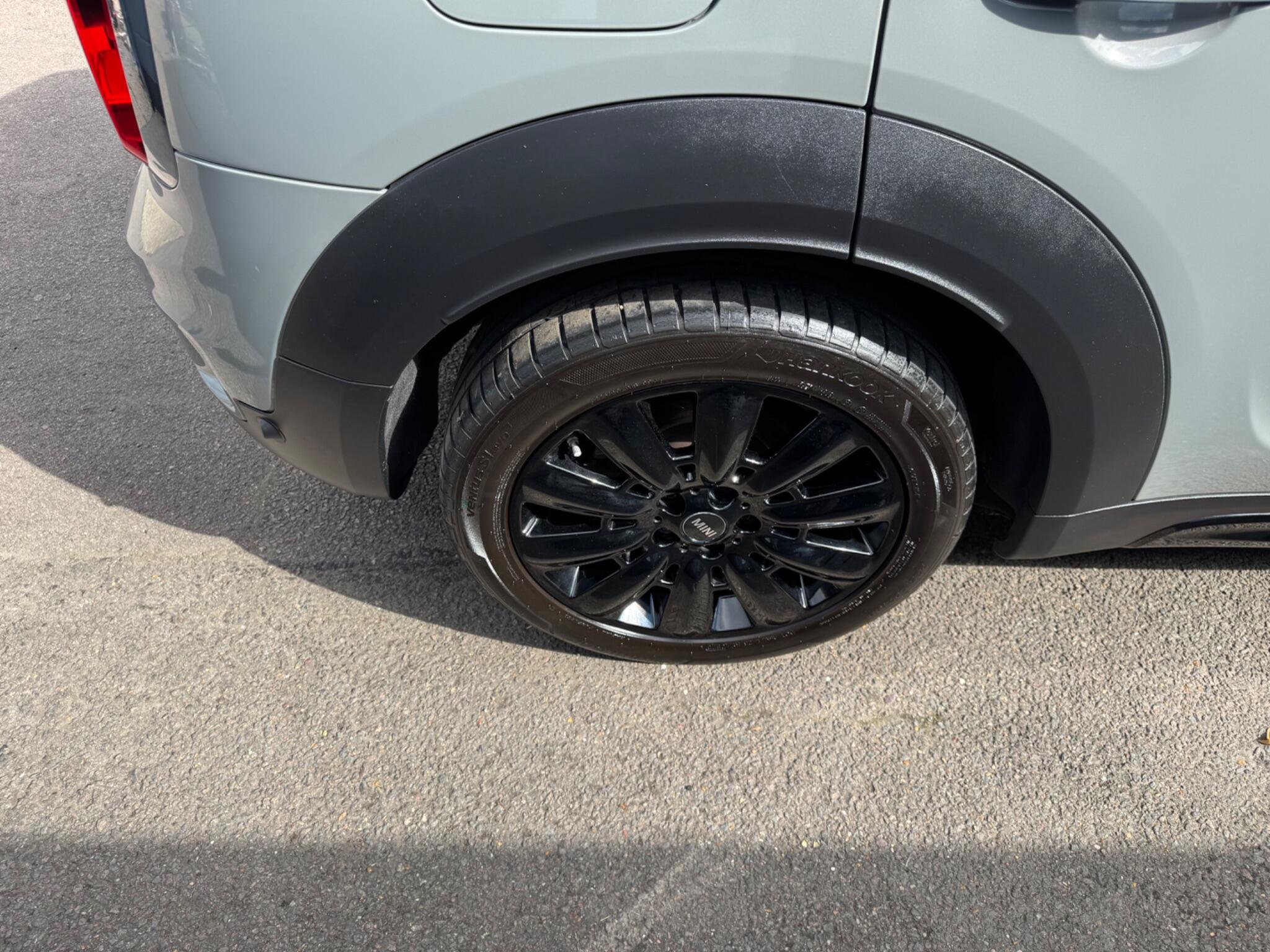 Mini Countryman view 32