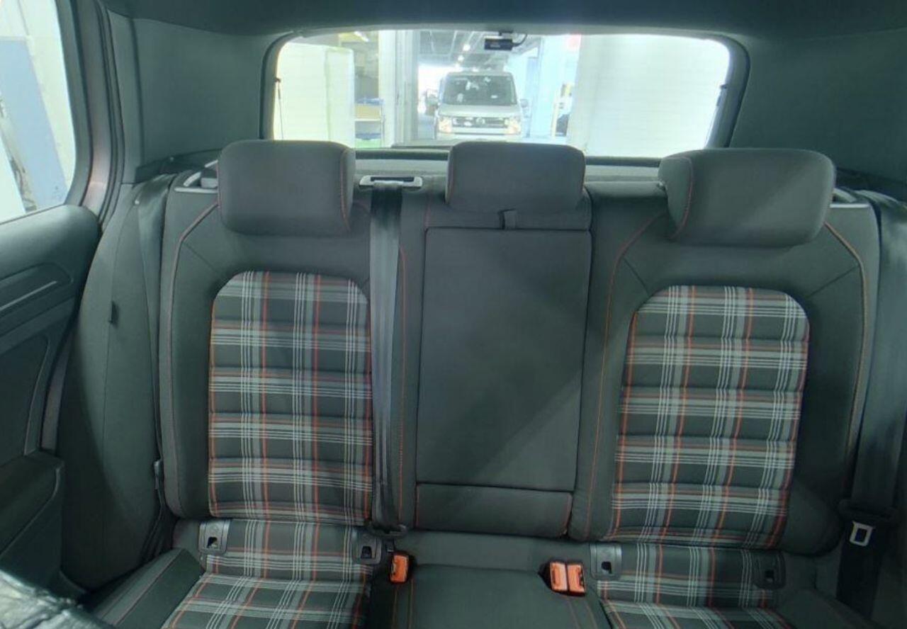 Volkswagen Golf view 6