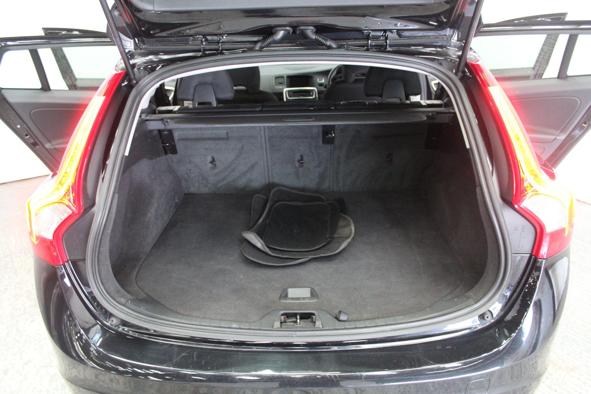 Volvo V60 view 23
