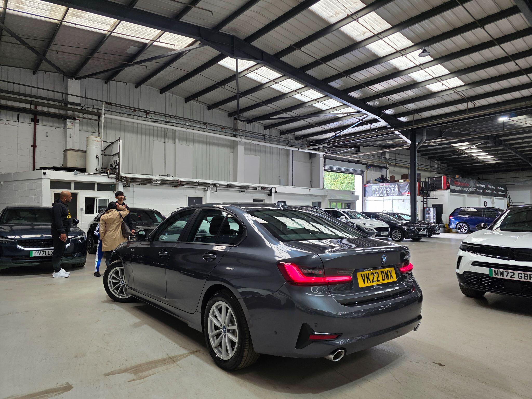 BMW 3 Series view 30