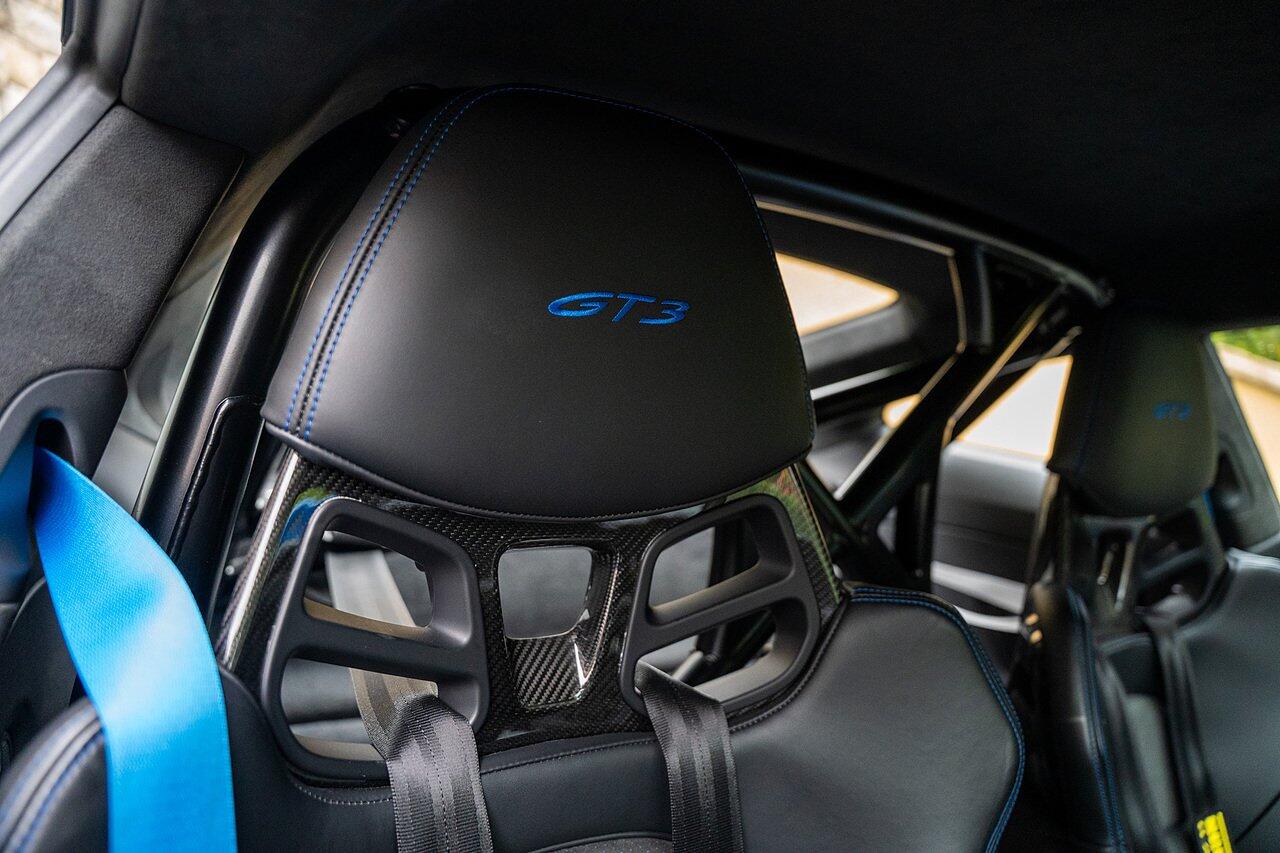 Porsche 911 view 56