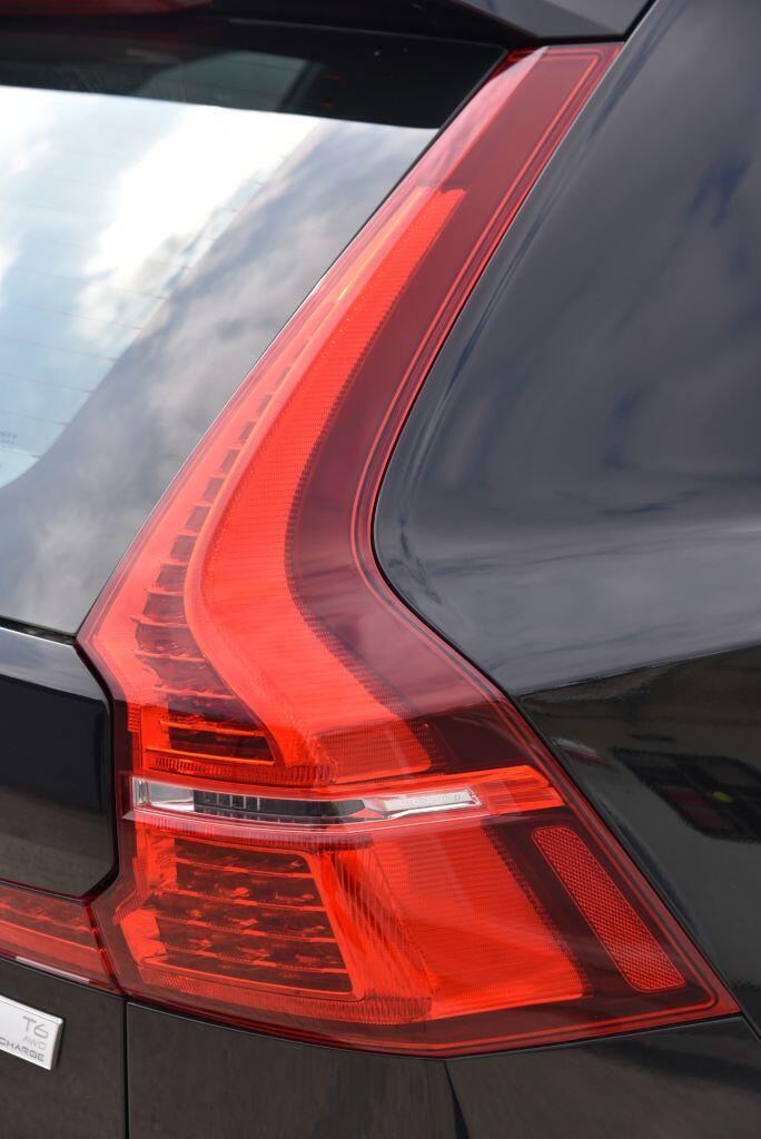 Volvo XC60 view 17