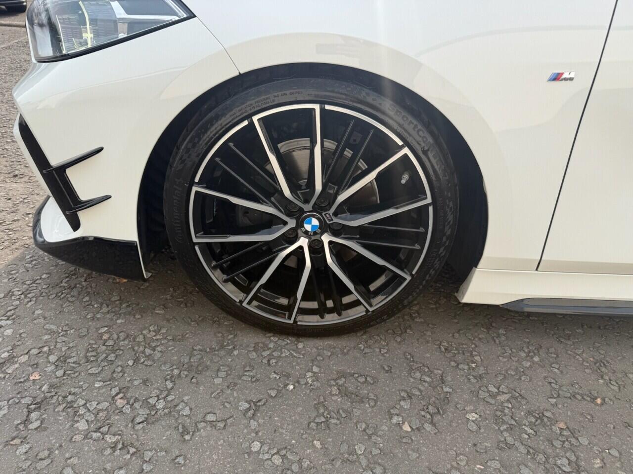 BMW 1 Series view 28
