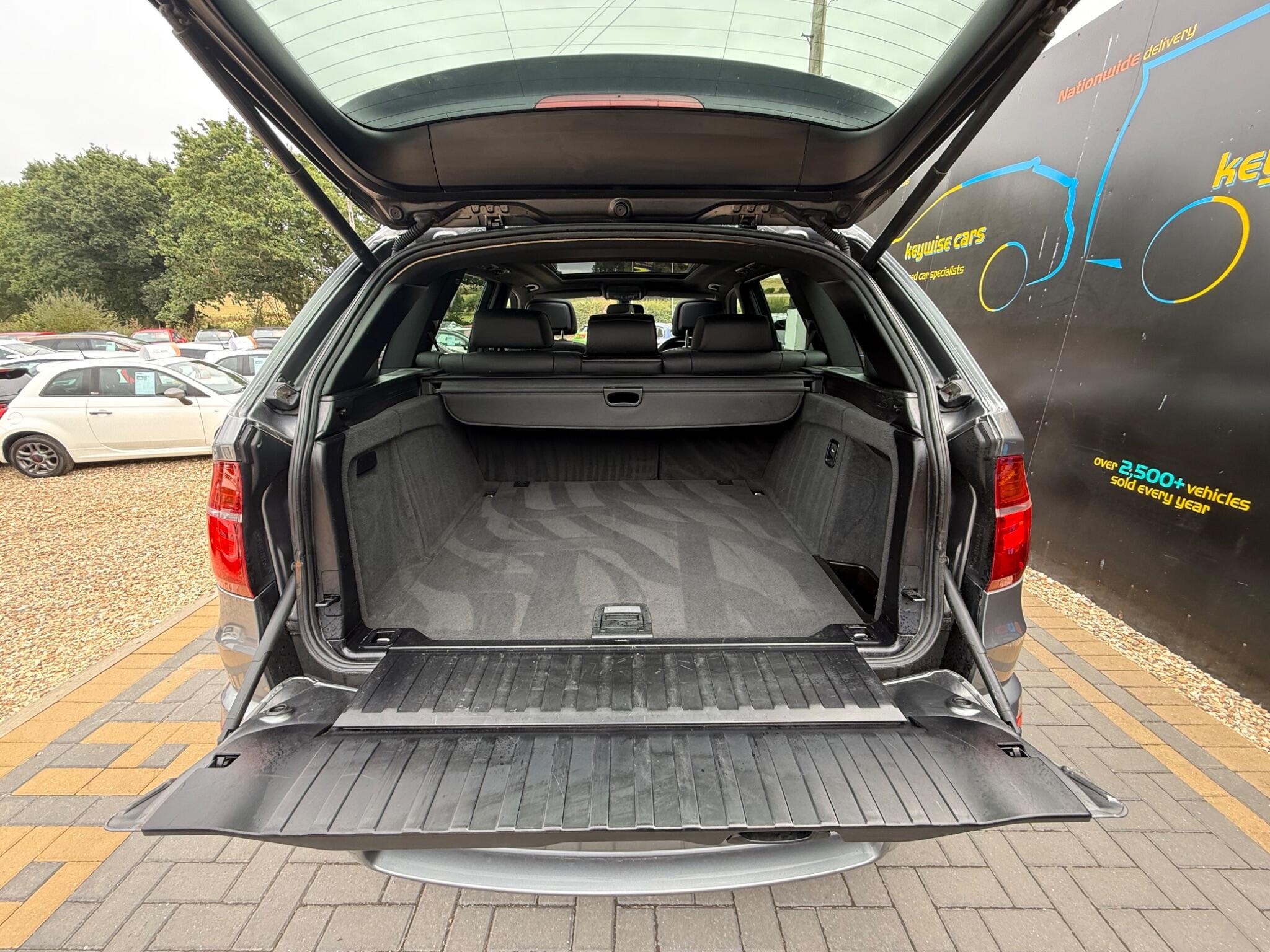 BMW X5 view 26