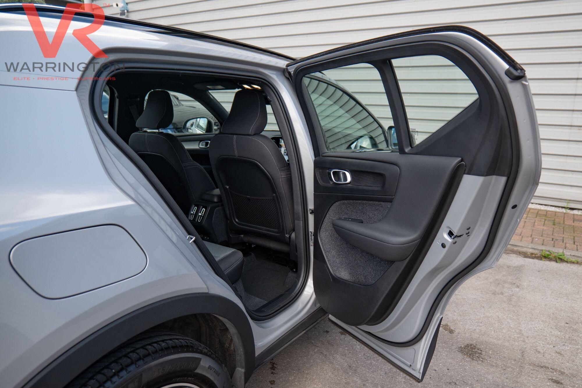 Volvo XC40 view 35