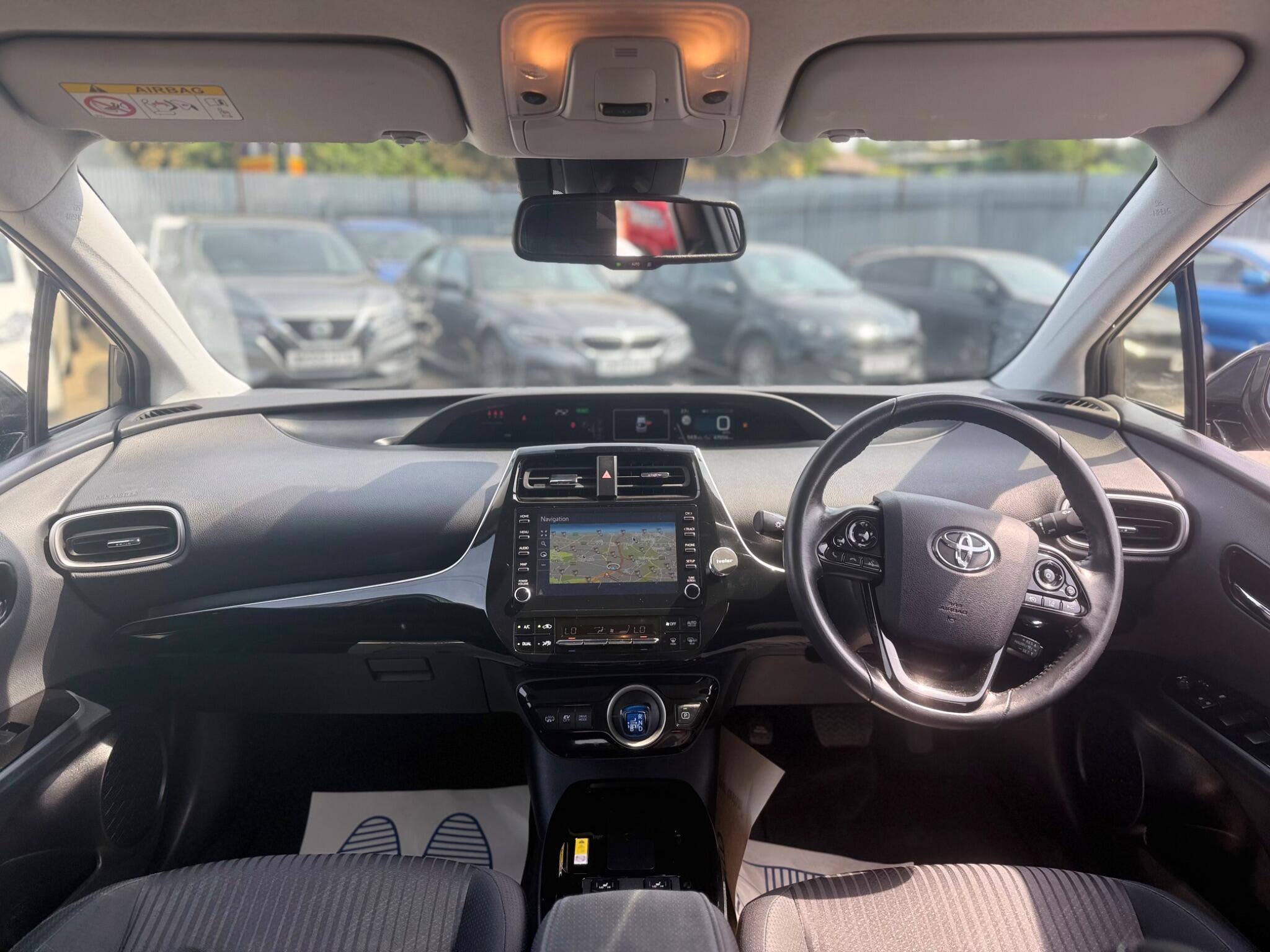 Toyota Prius view 9