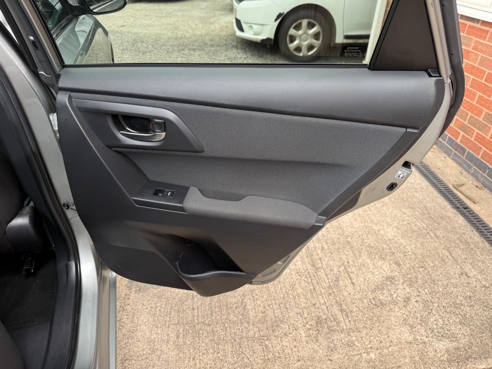 Toyota Auris view 28