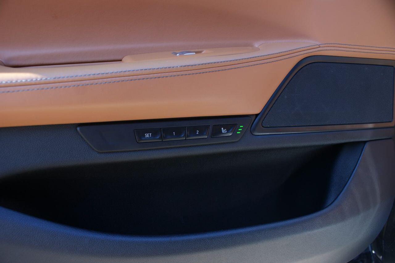 BMW 7 Series view 31