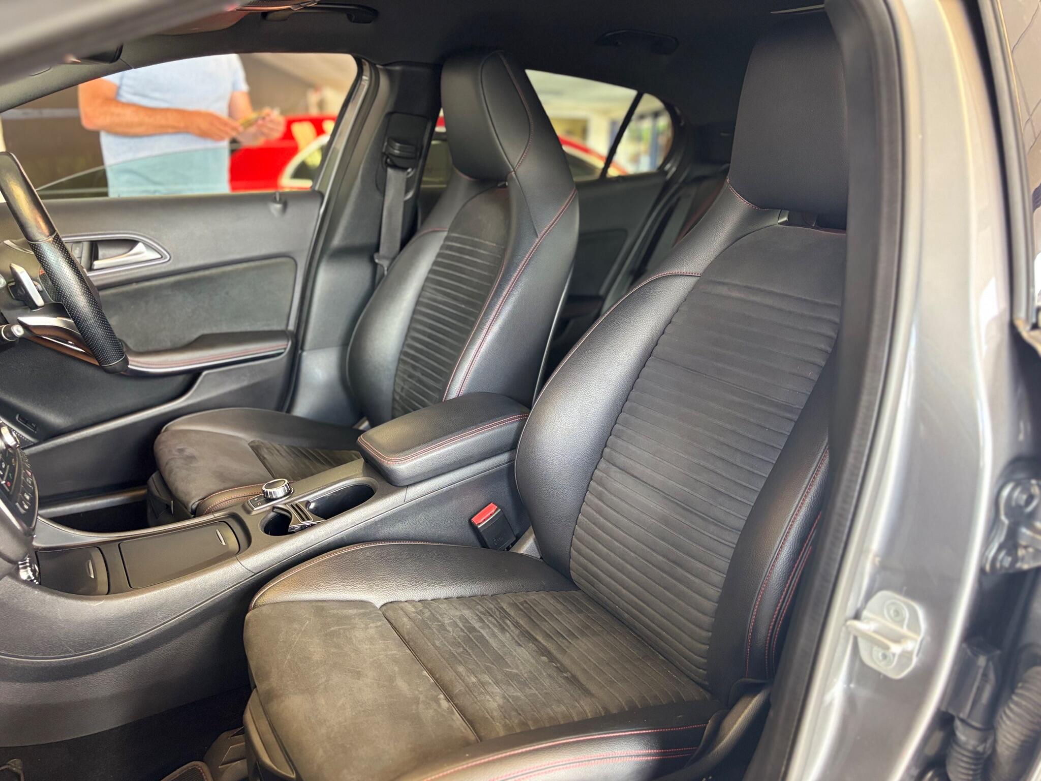 Mercedes-Benz Gla view 28