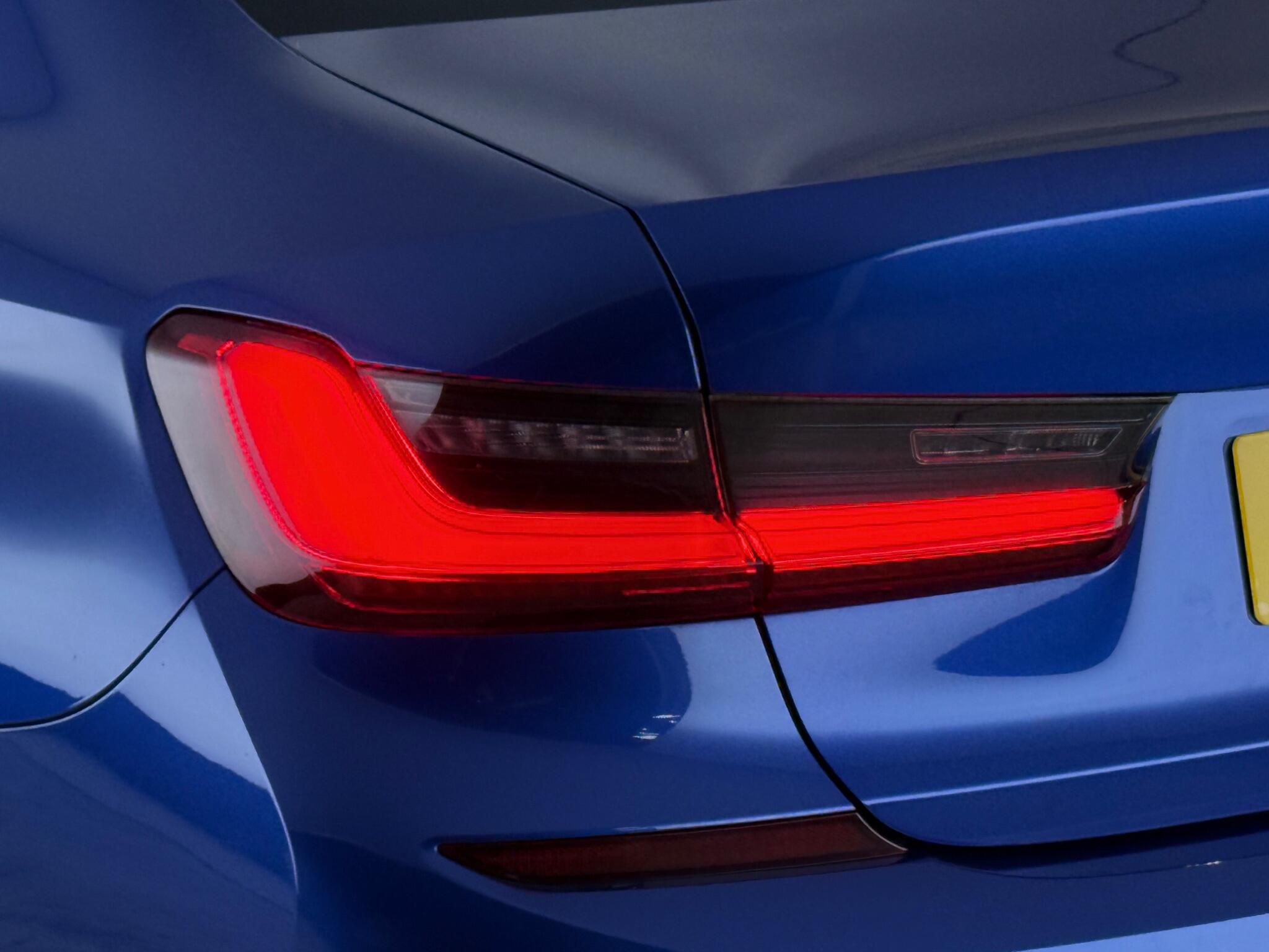BMW 3 Series view 11