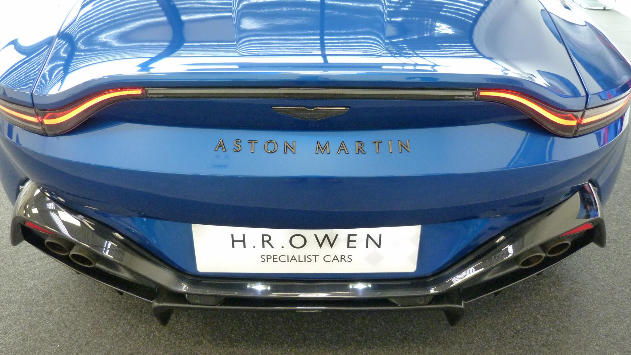 Aston Martin Vantage view 42