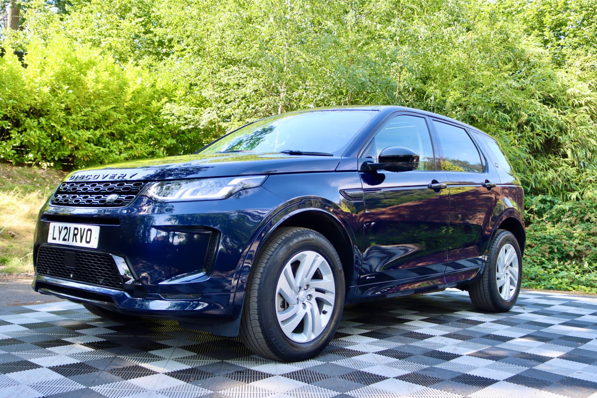 Land Rover Discovery Sport view 16