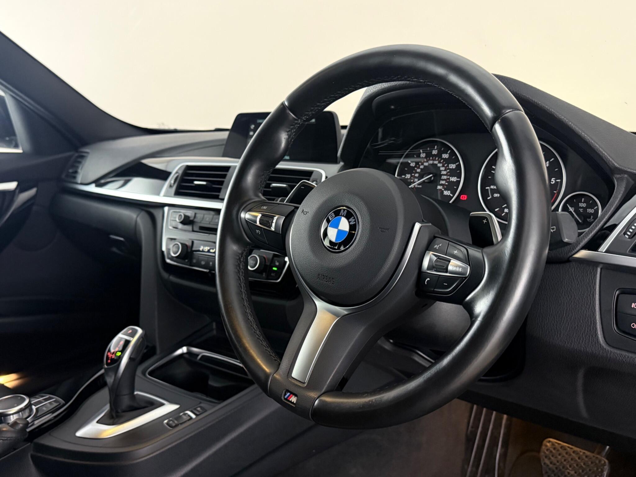 BMW 3 Series view 3