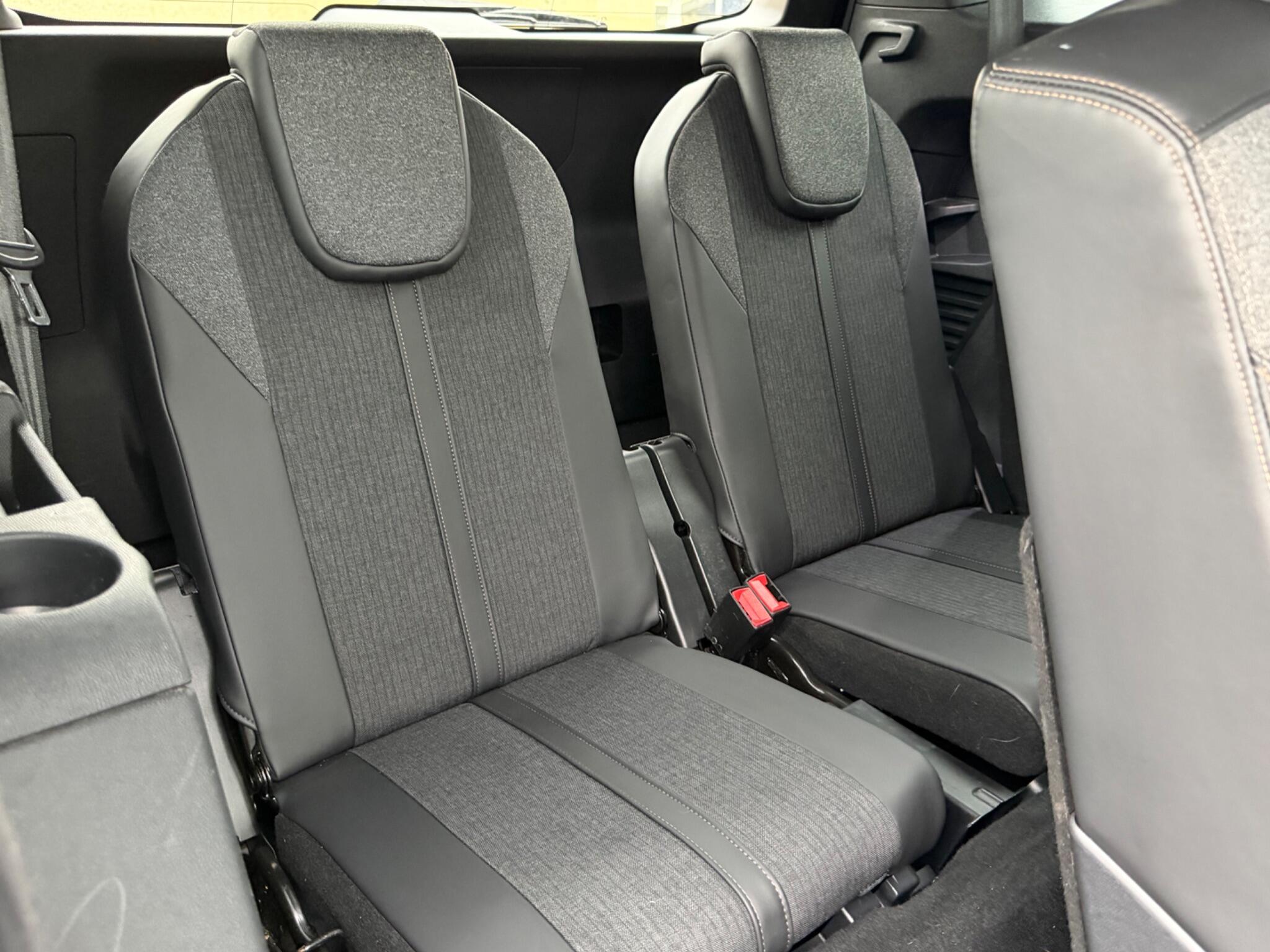 Peugeot 5008 view 28