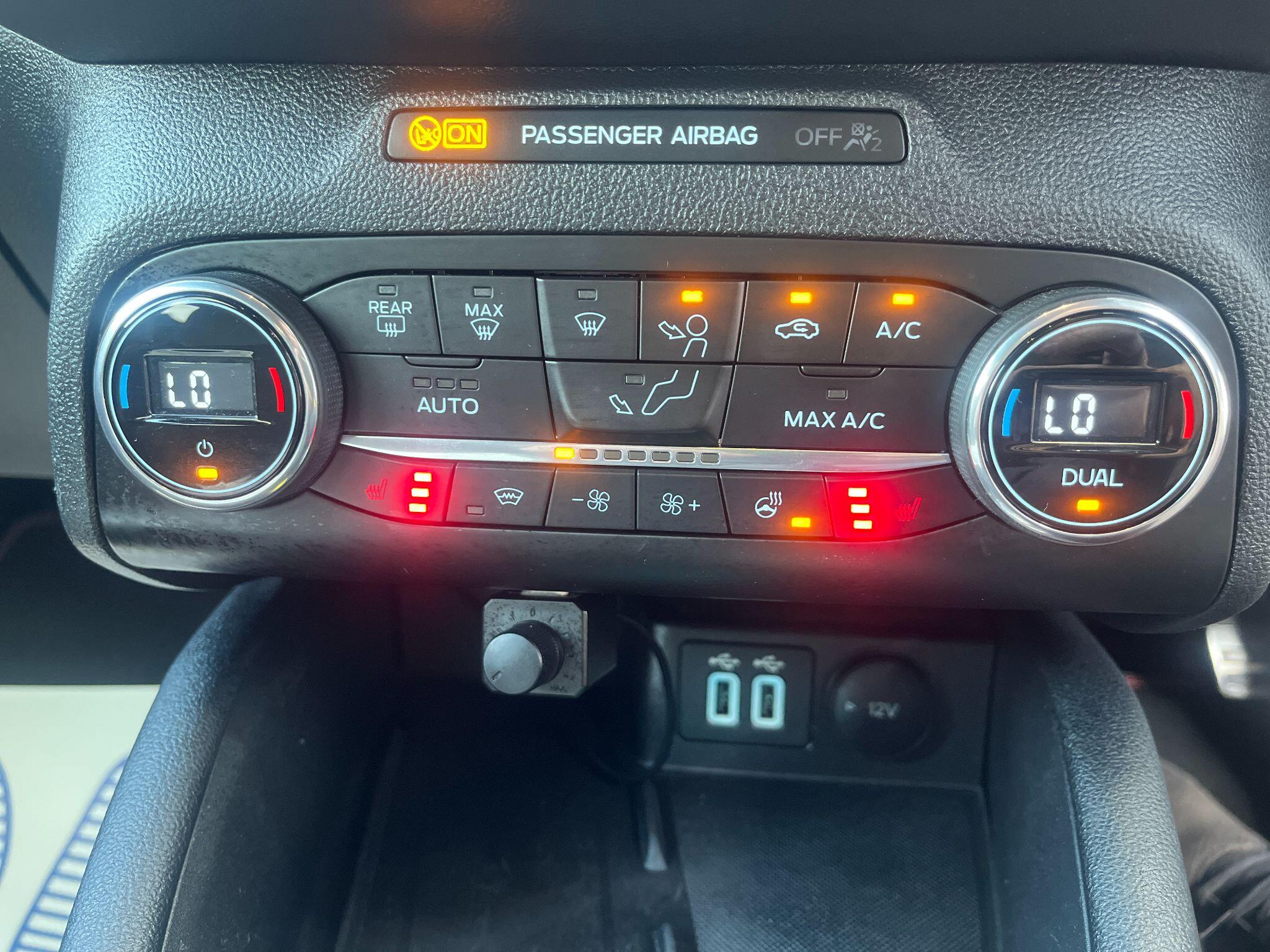 Ford Focus view 39