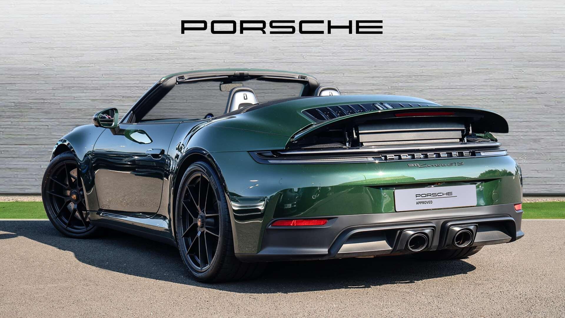 Porsche 911 view 4