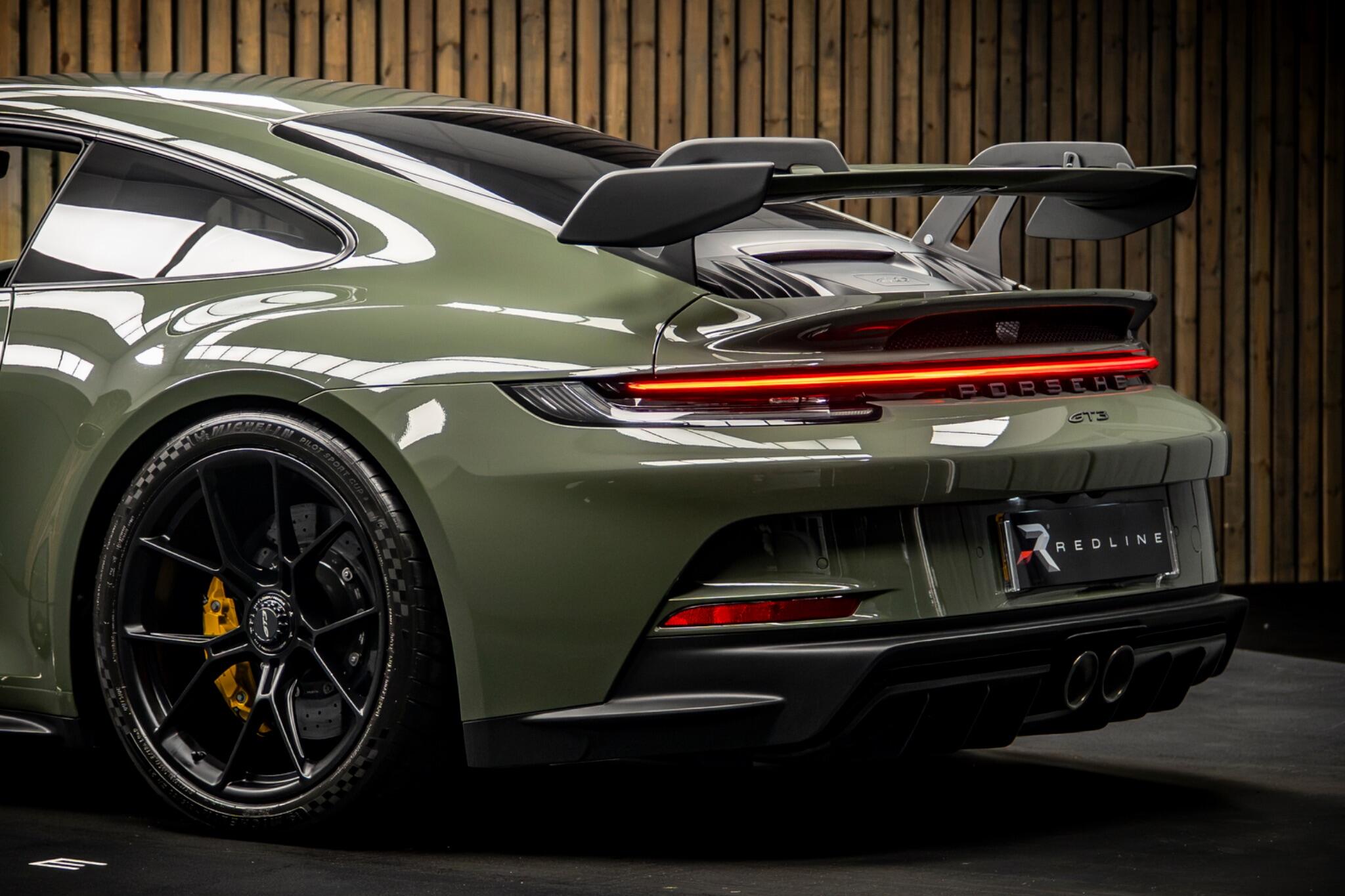 Porsche 911 view 17