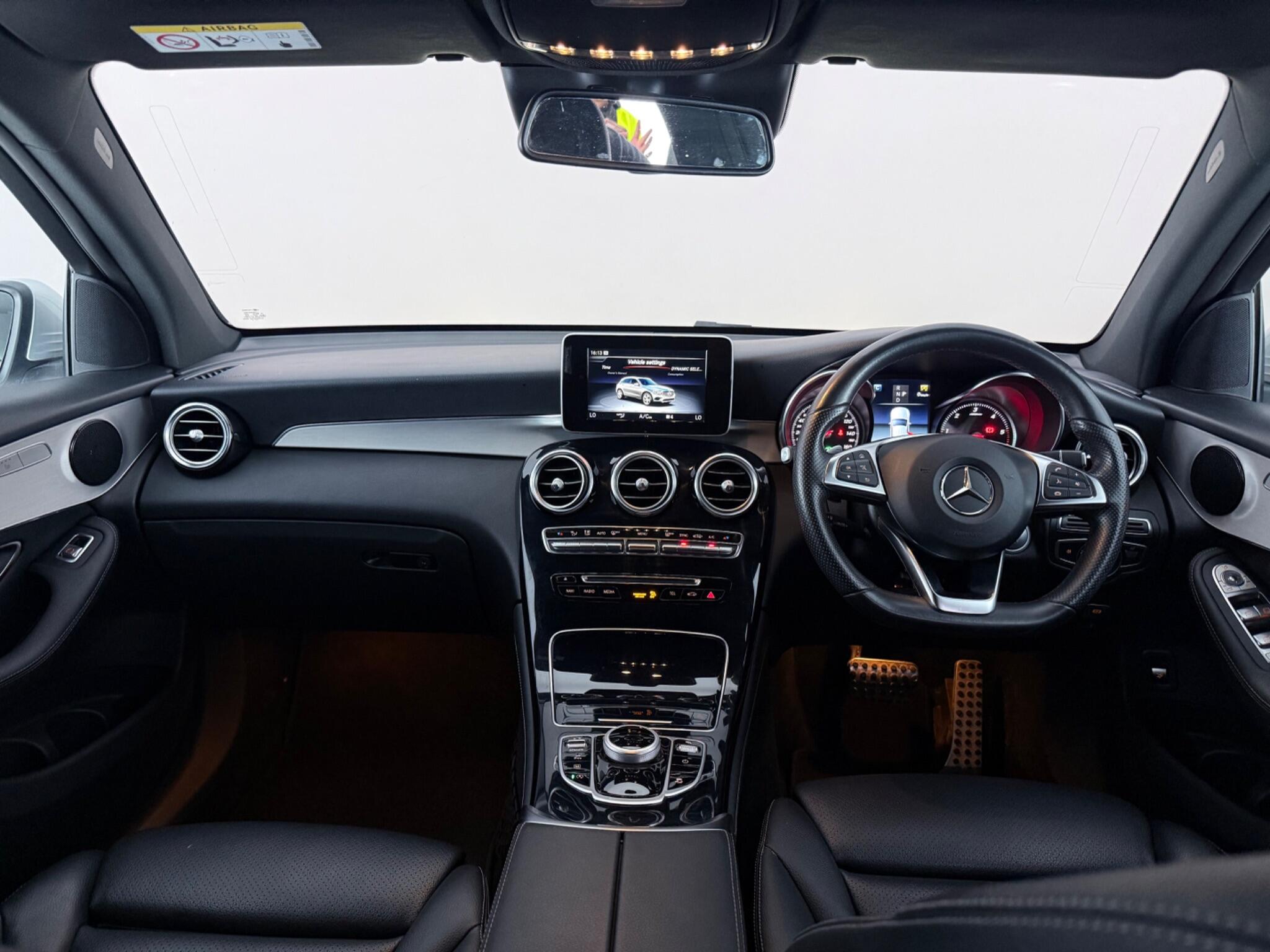 Mercedes-Benz GLC view 14