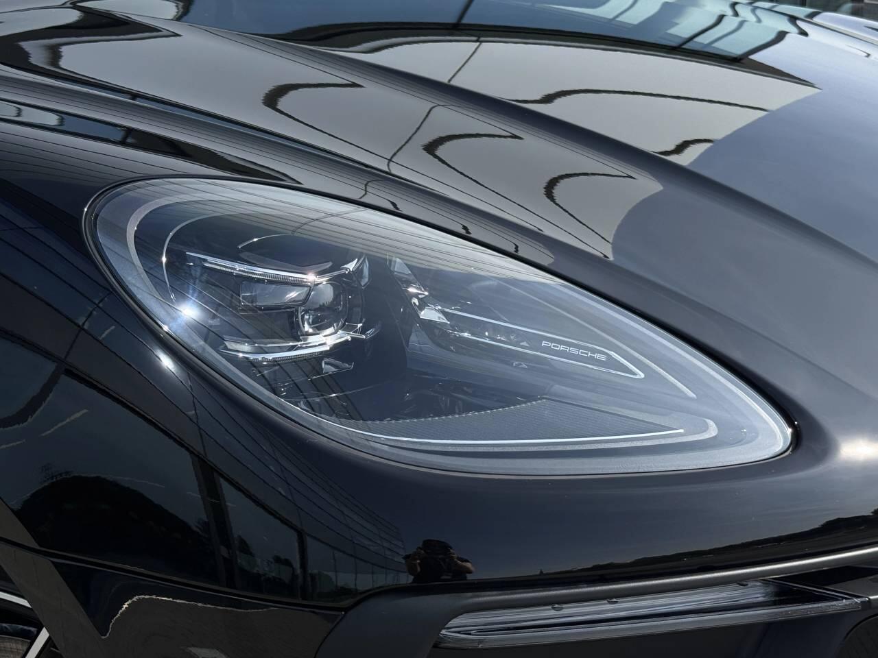 Porsche Macan view 46