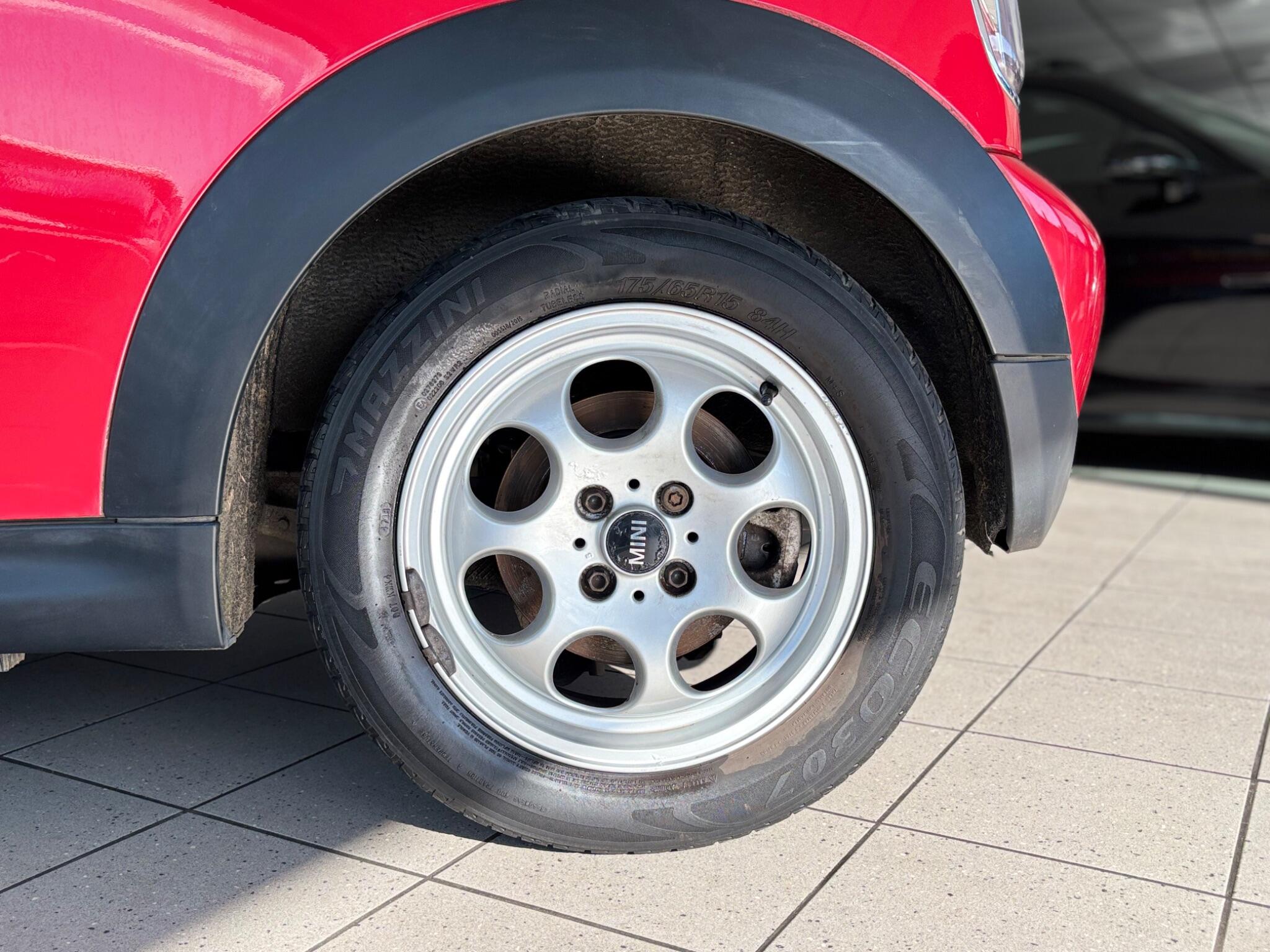 Mini Hatch view 14