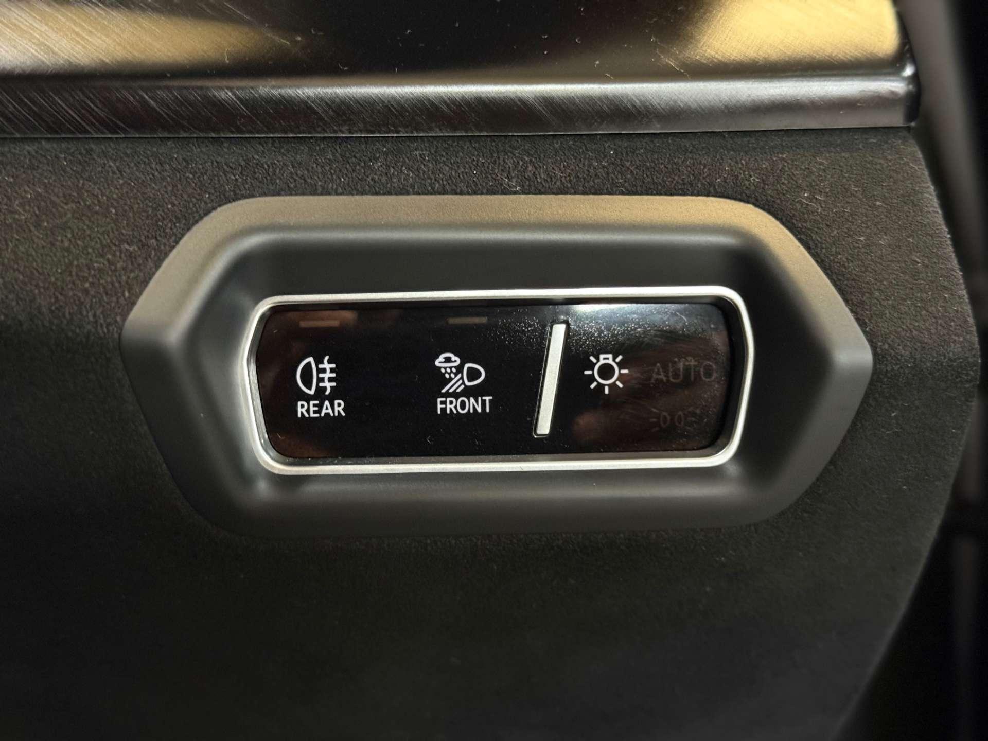 Lamborghini Urus view 59