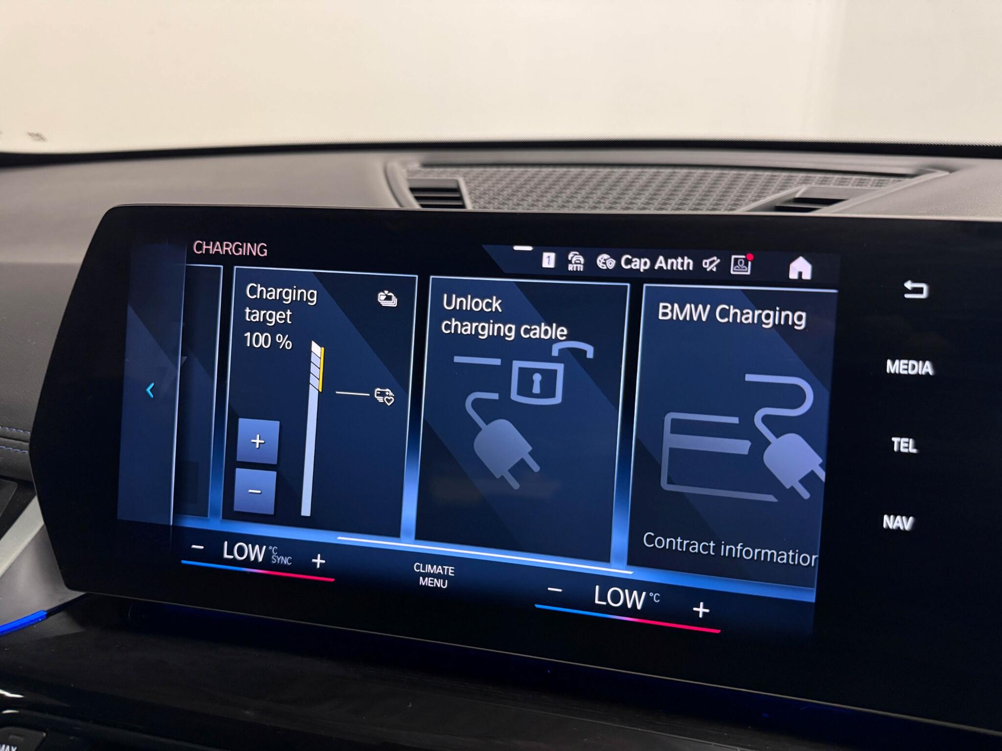 BMW Ix1 view 45