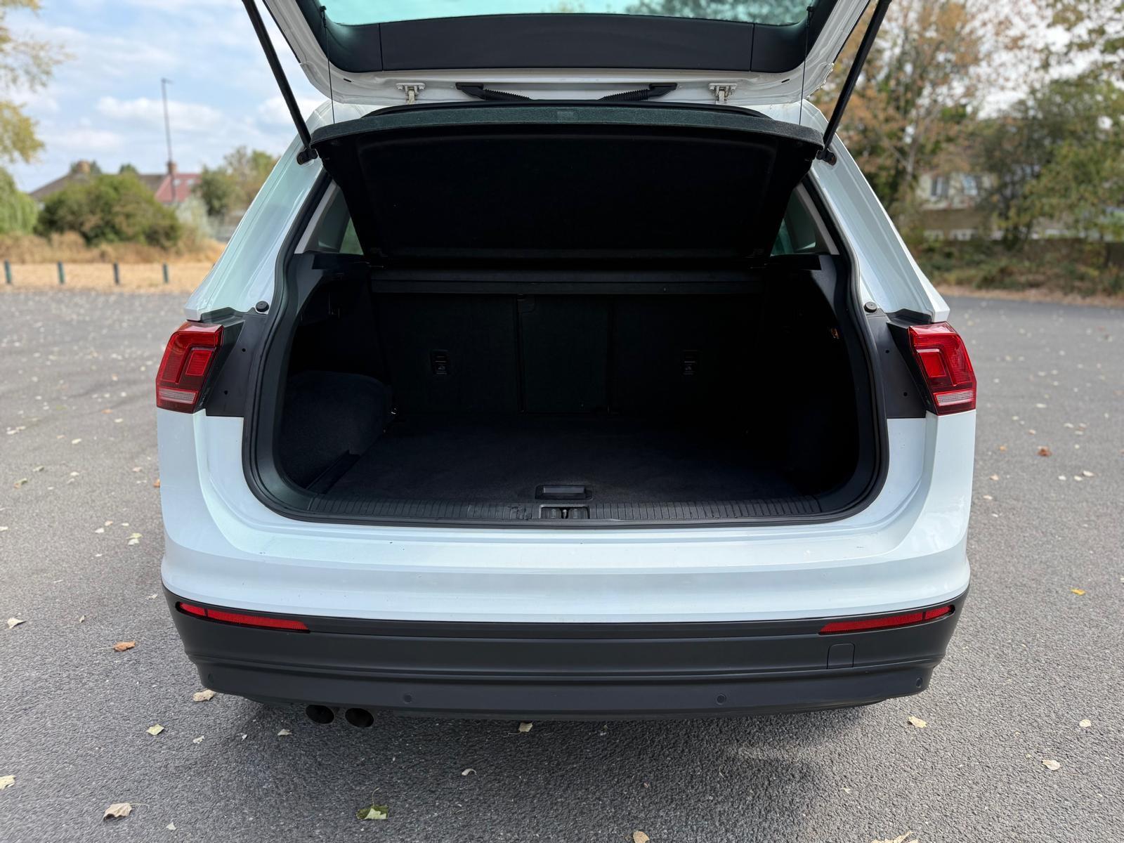 Volkswagen Tiguan view 32