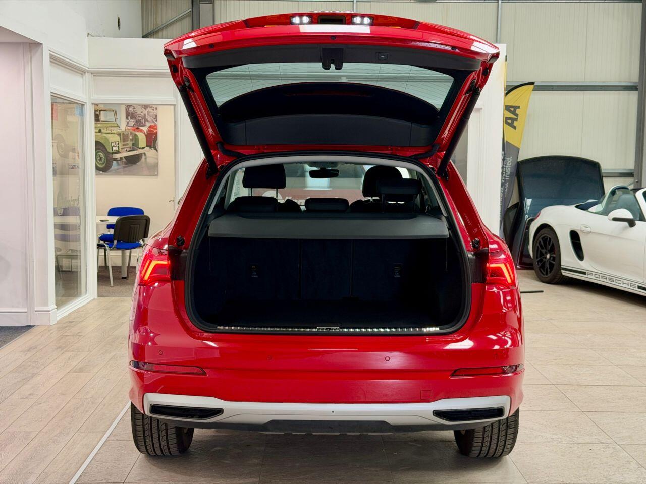 Audi Q3 view 26