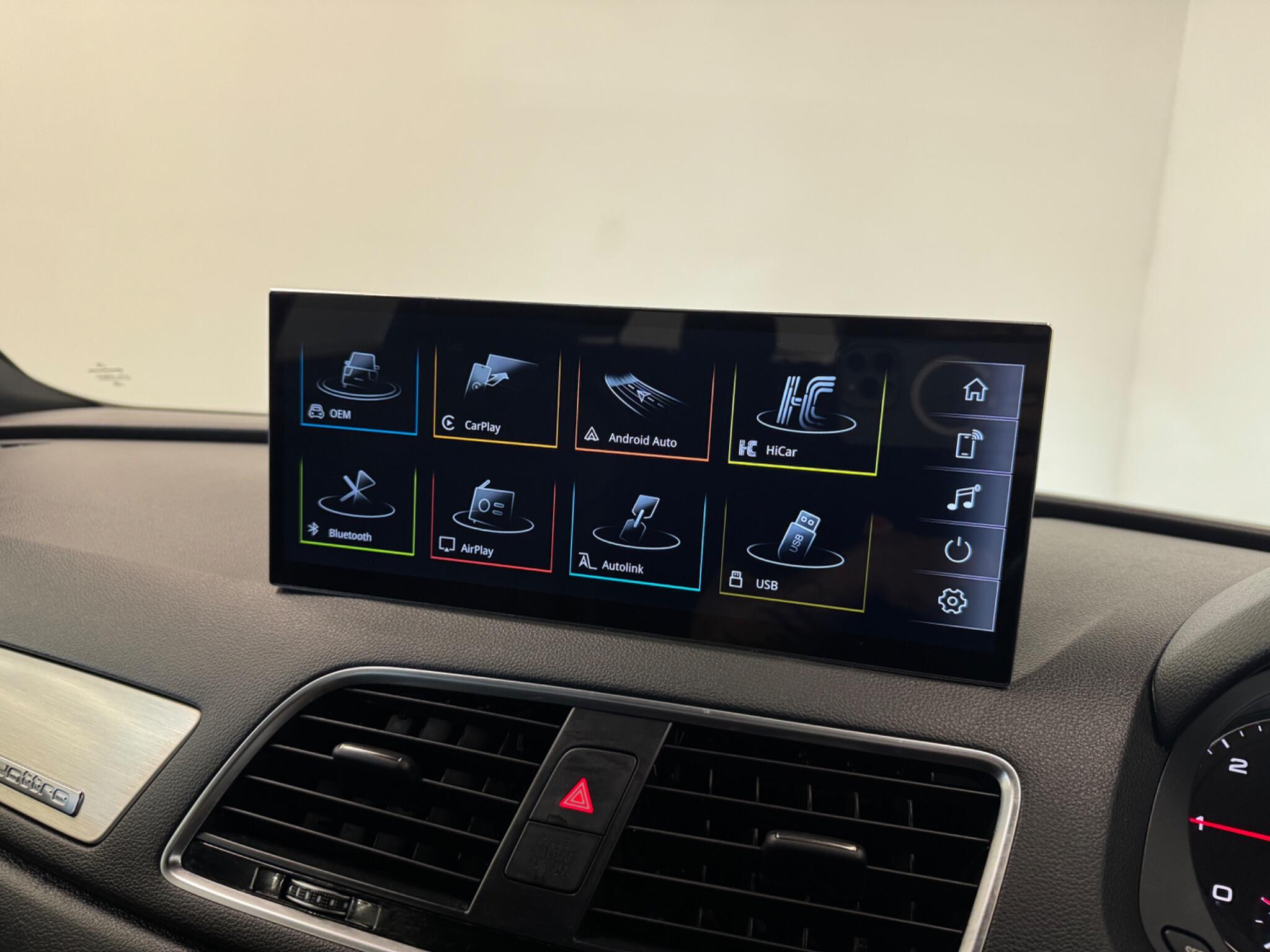 Audi Q3 view 18