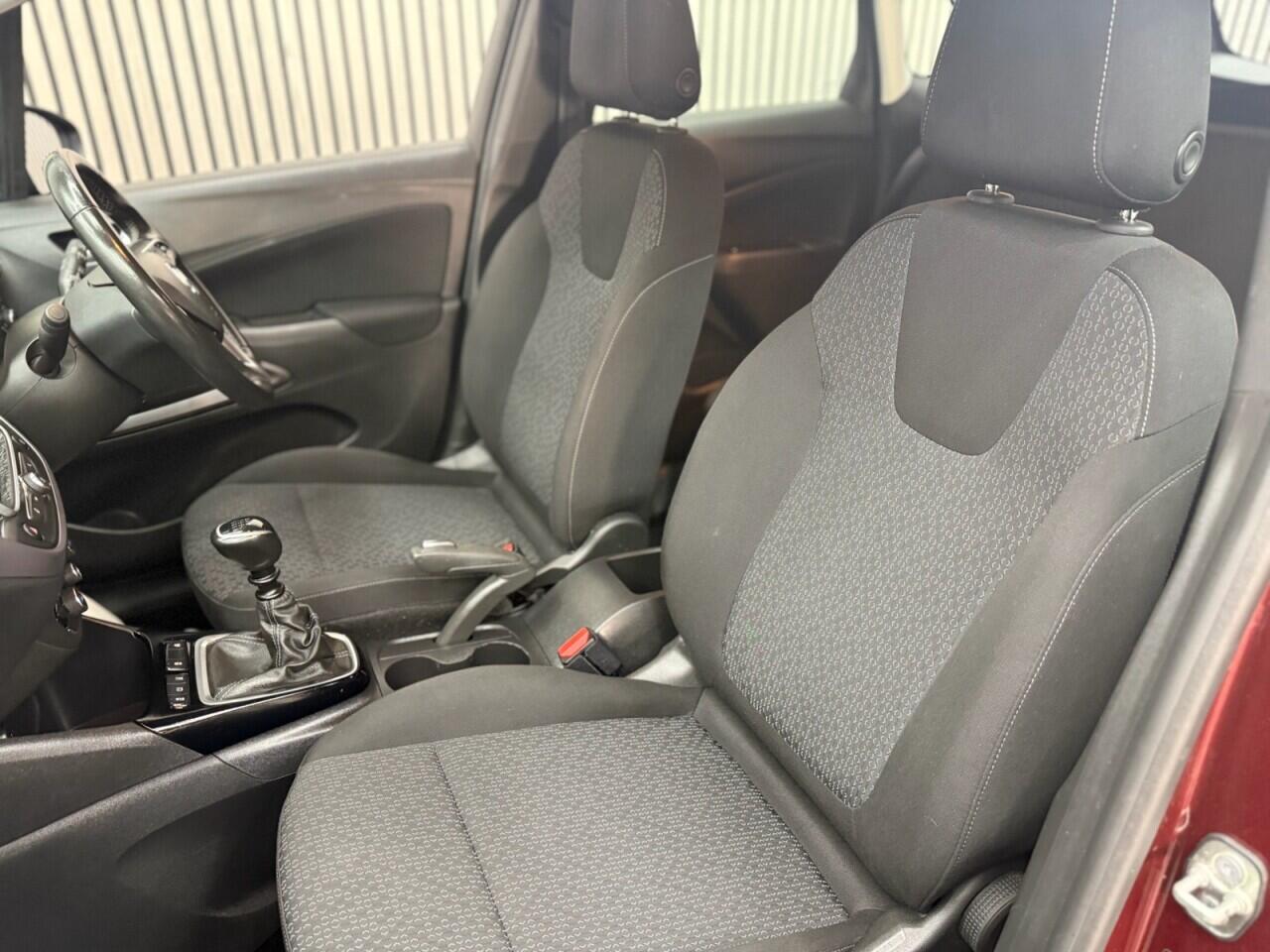 Vauxhall Crossland X view 6
