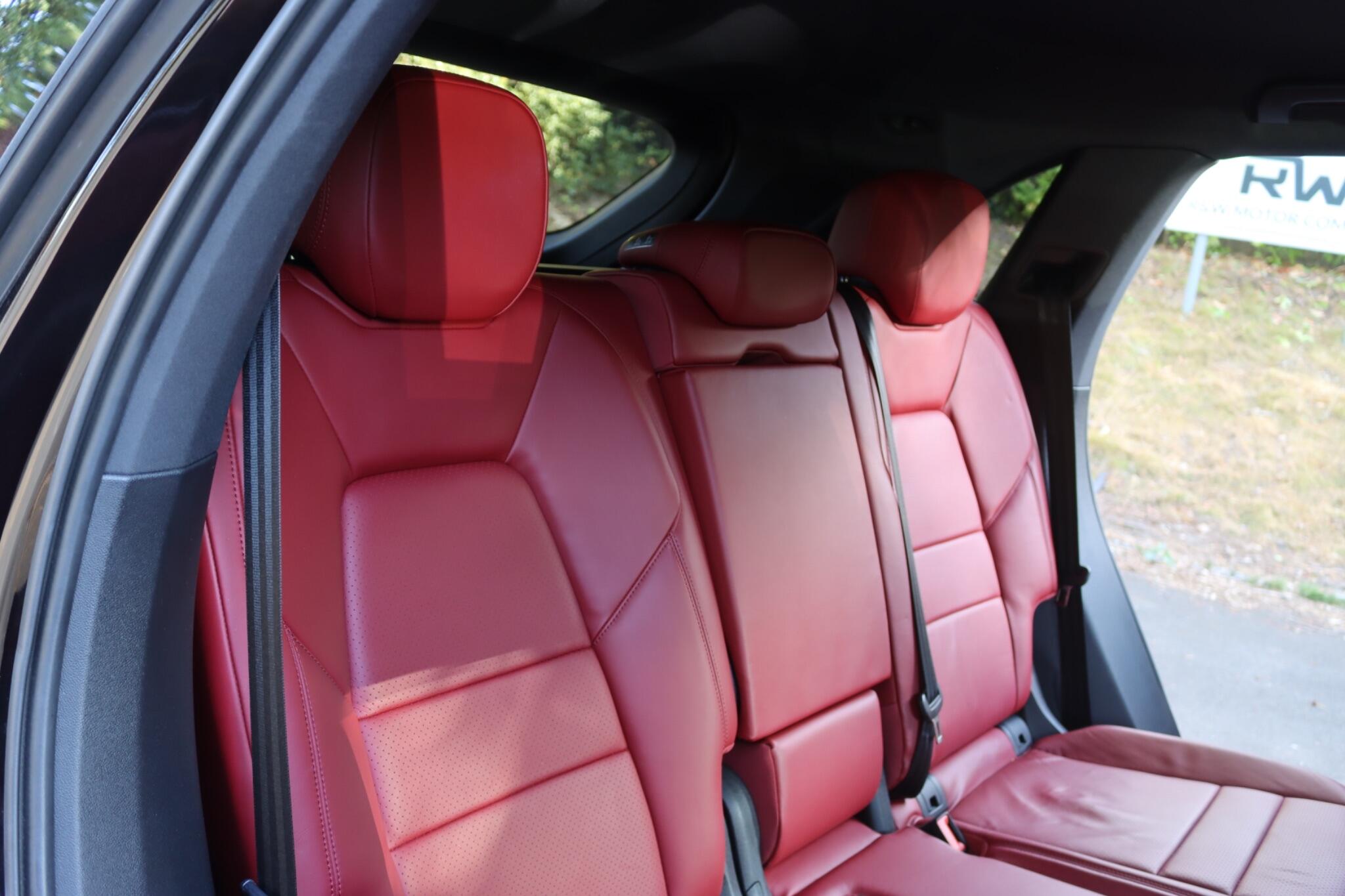 Porsche Cayenne view 35
