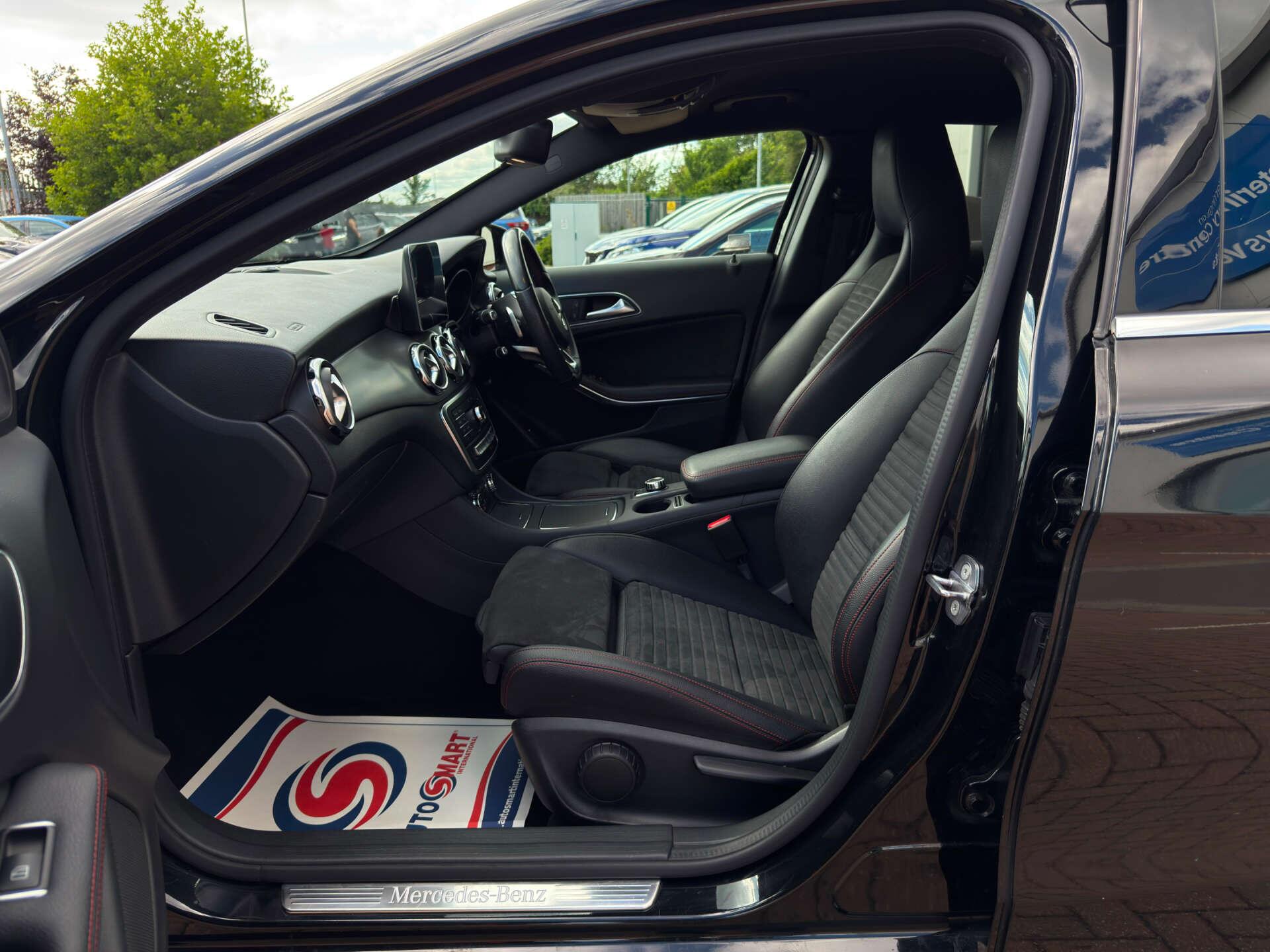 Mercedes-Benz Gla view 57