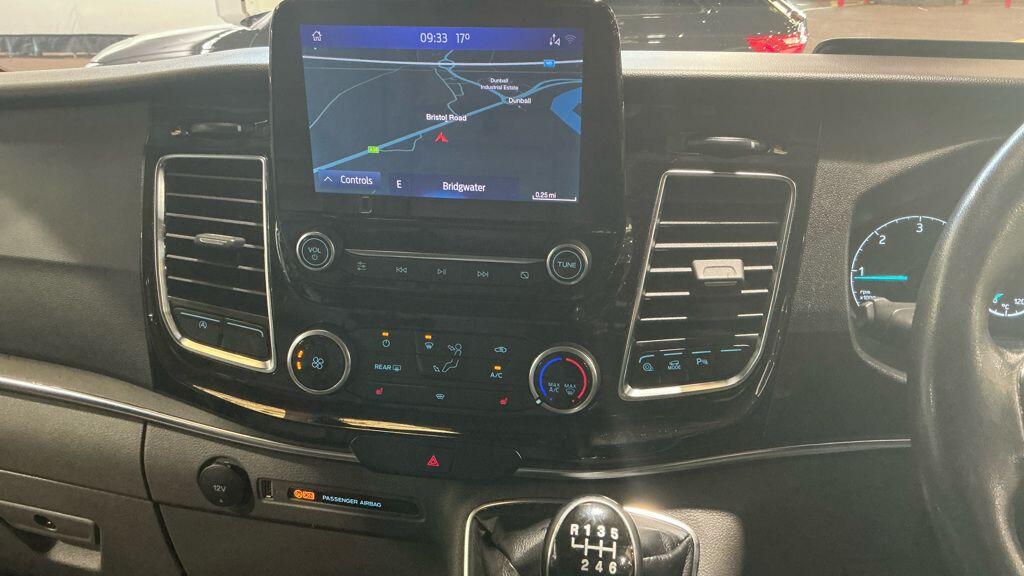 Ford Tourneo Custom view 2