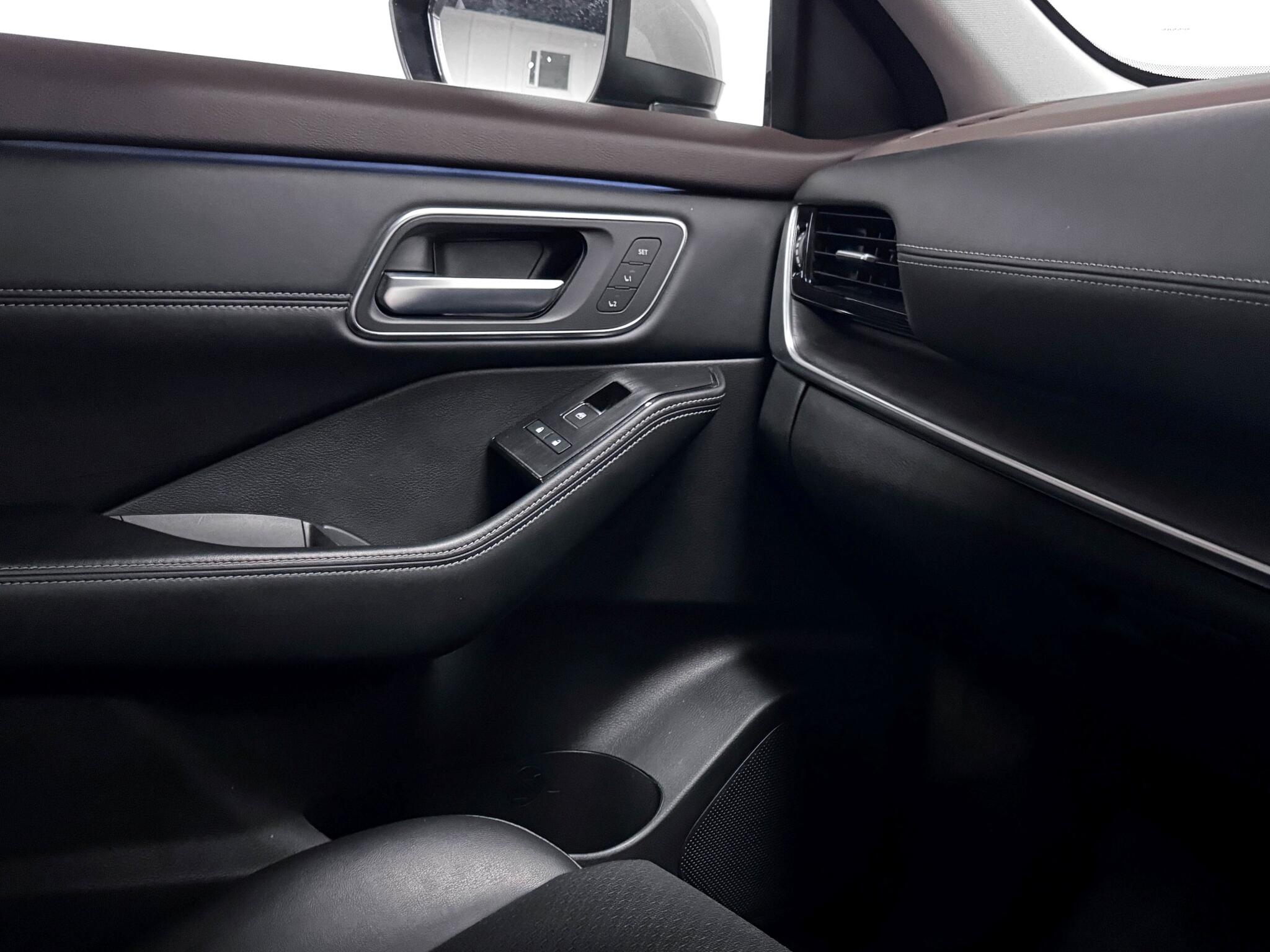 Nissan X-Trail view 37