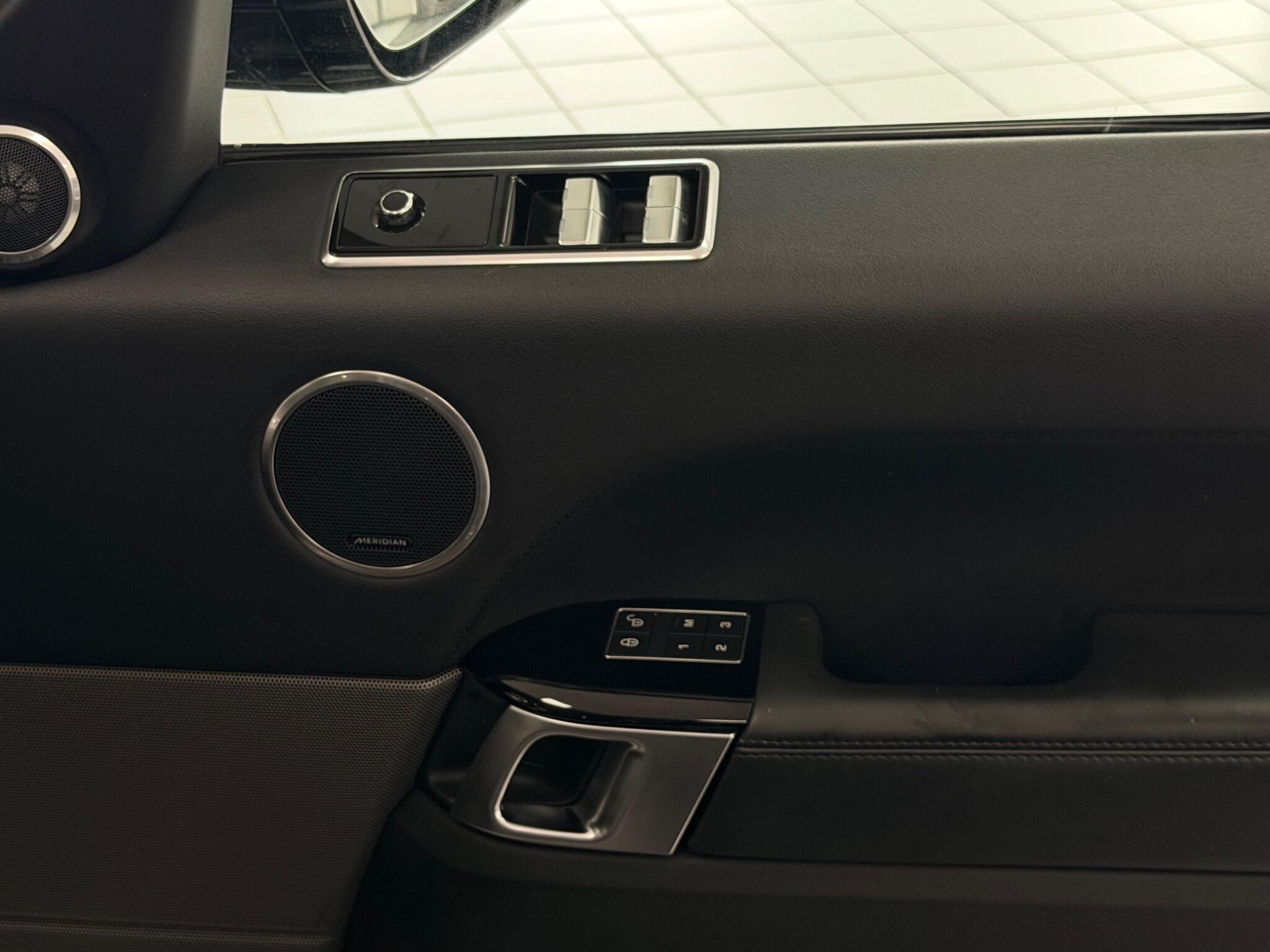 Land Rover Range Rover Sport view 23