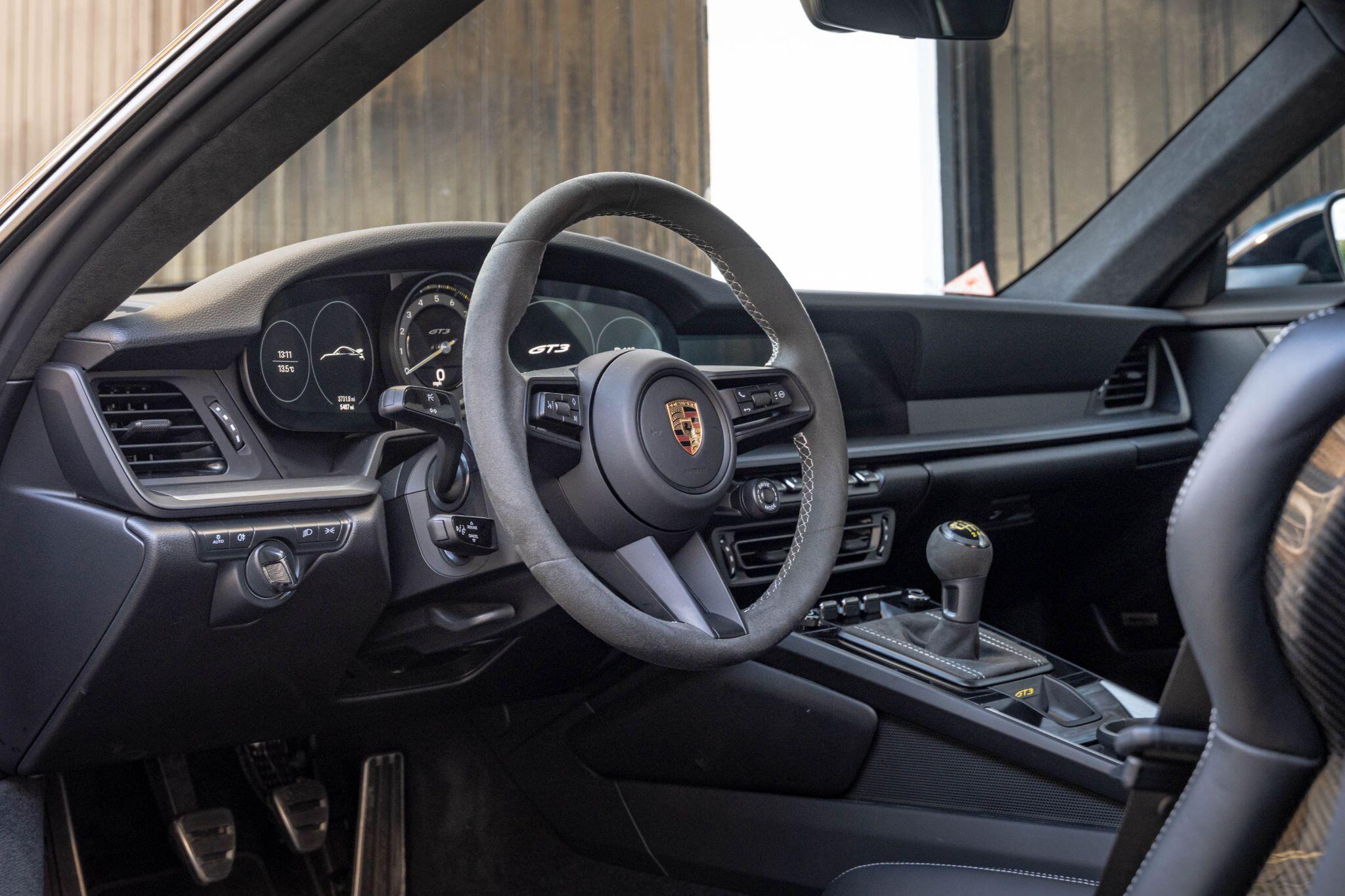 Porsche 911 view 65