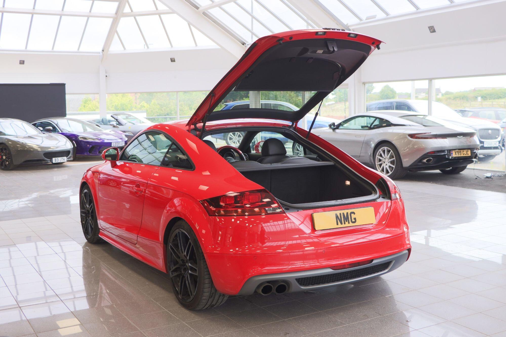 Audi TT view 11
